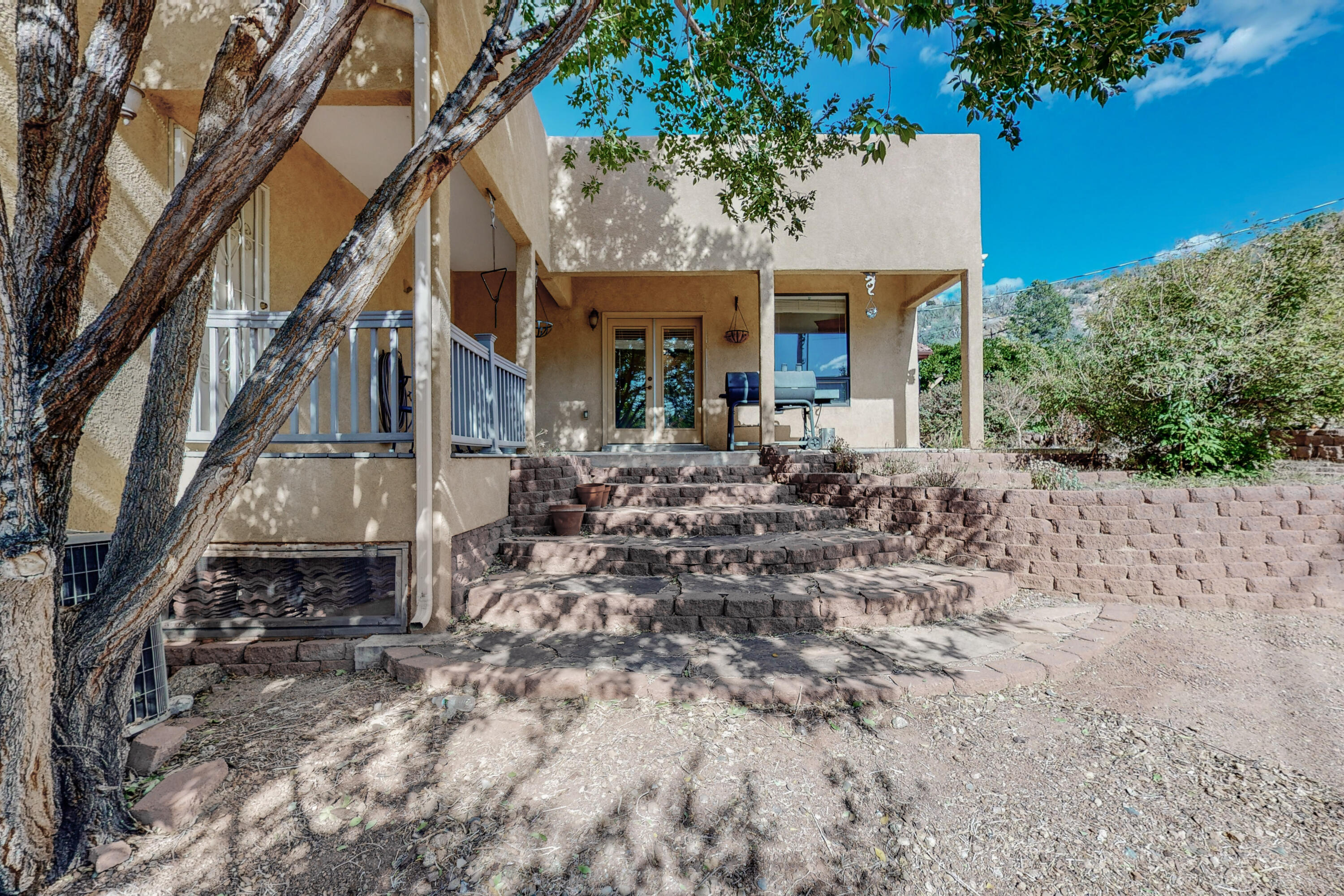 1206 HIDEAWAY Lane SE