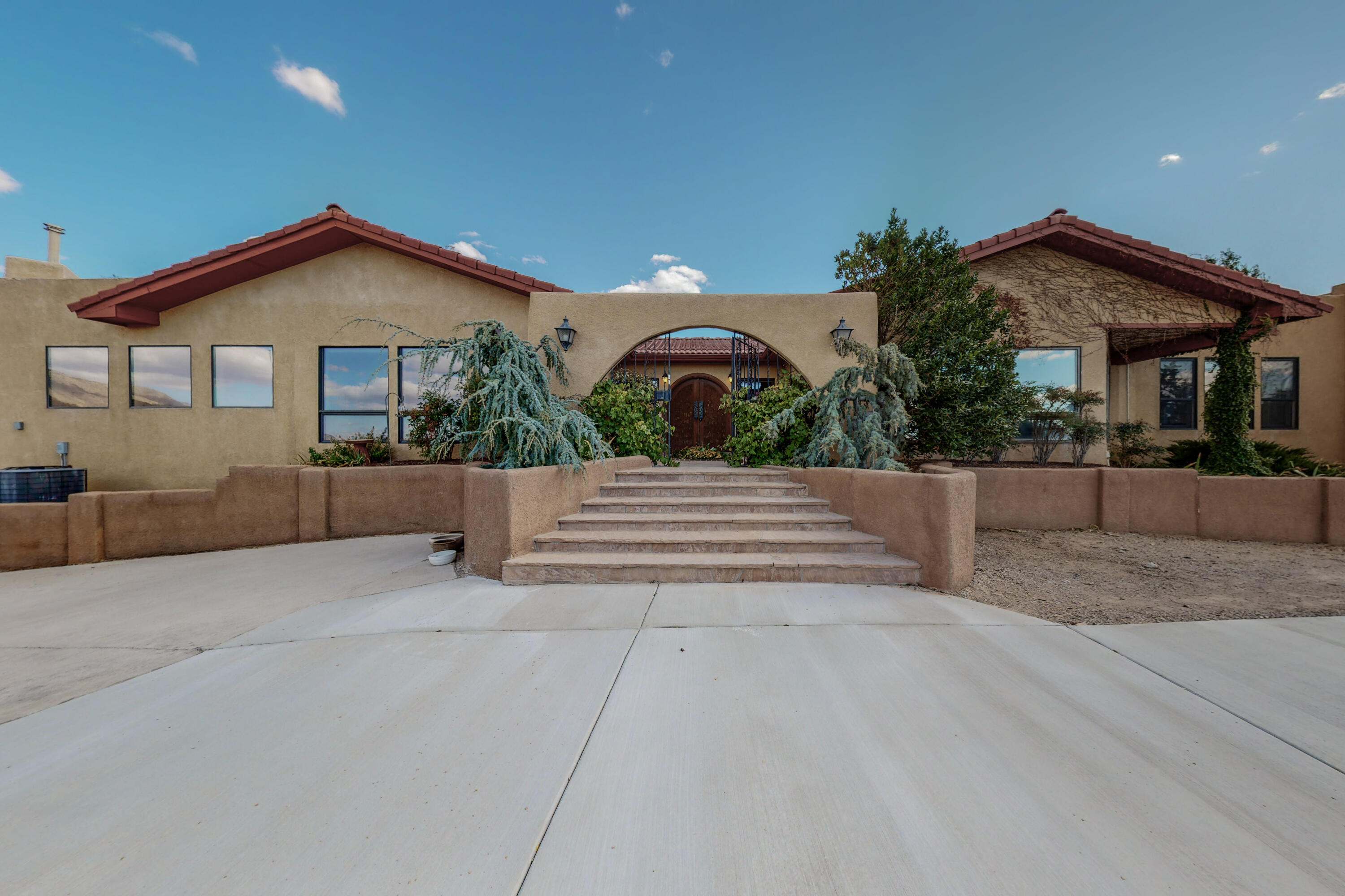 1206 HIDEAWAY Lane SE