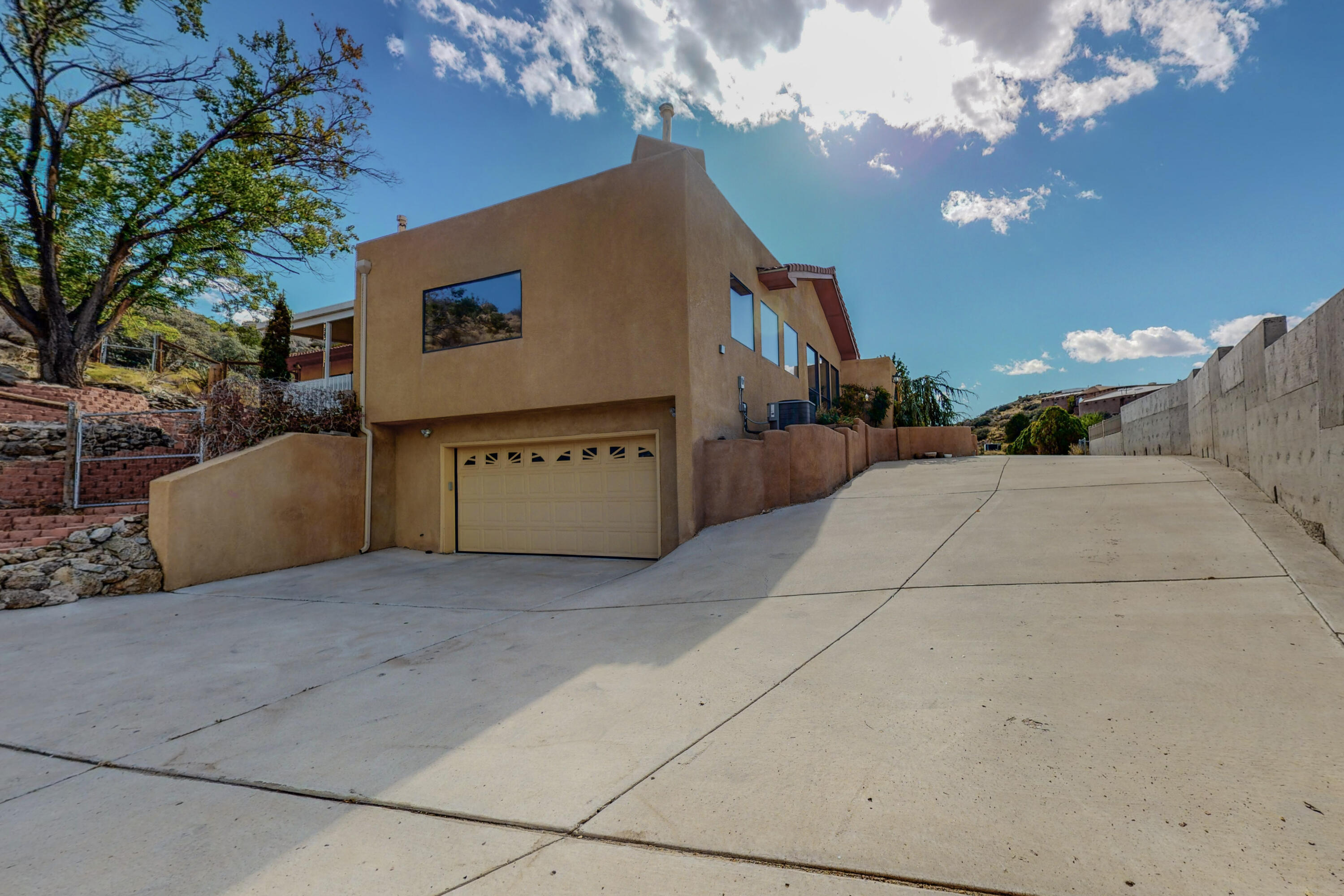 1206 HIDEAWAY Lane SE