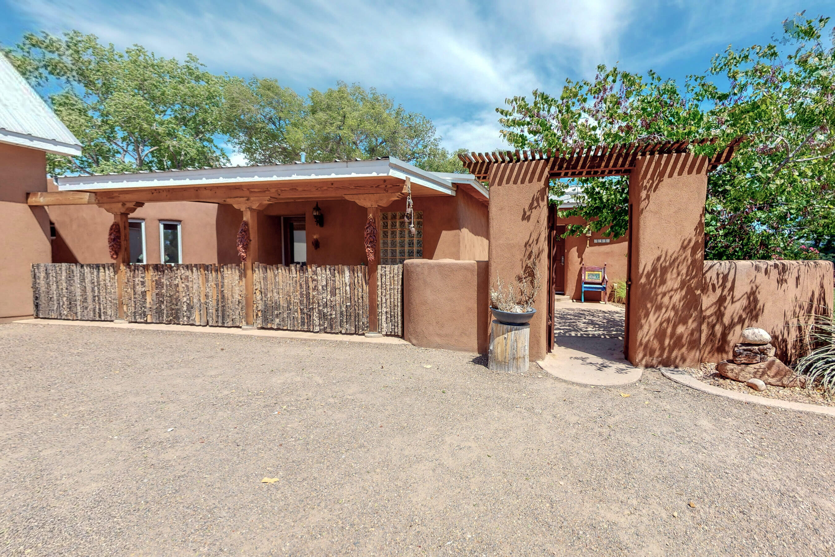 9705 GUADALUPE Trail NW