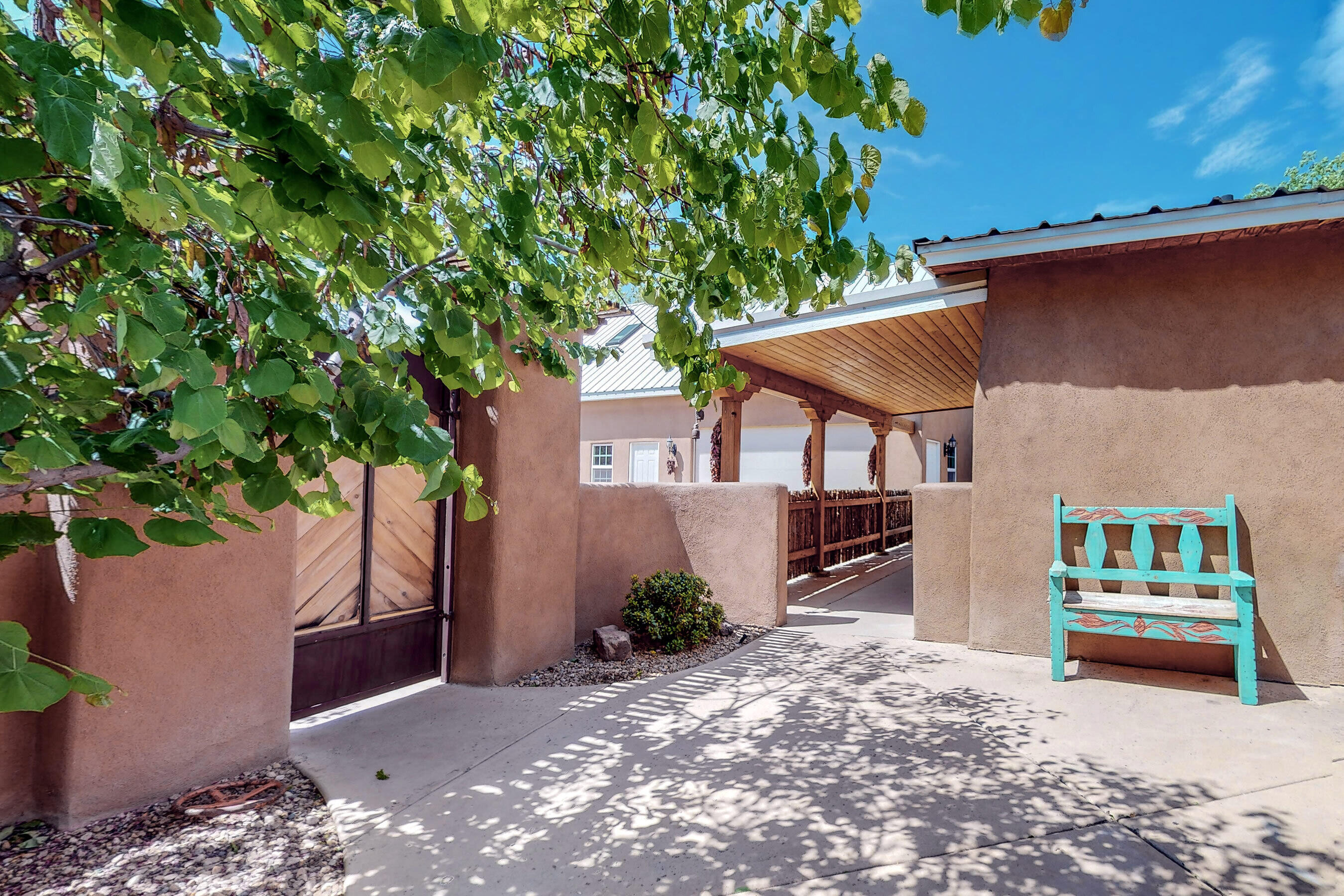 9705 GUADALUPE Trail NW
