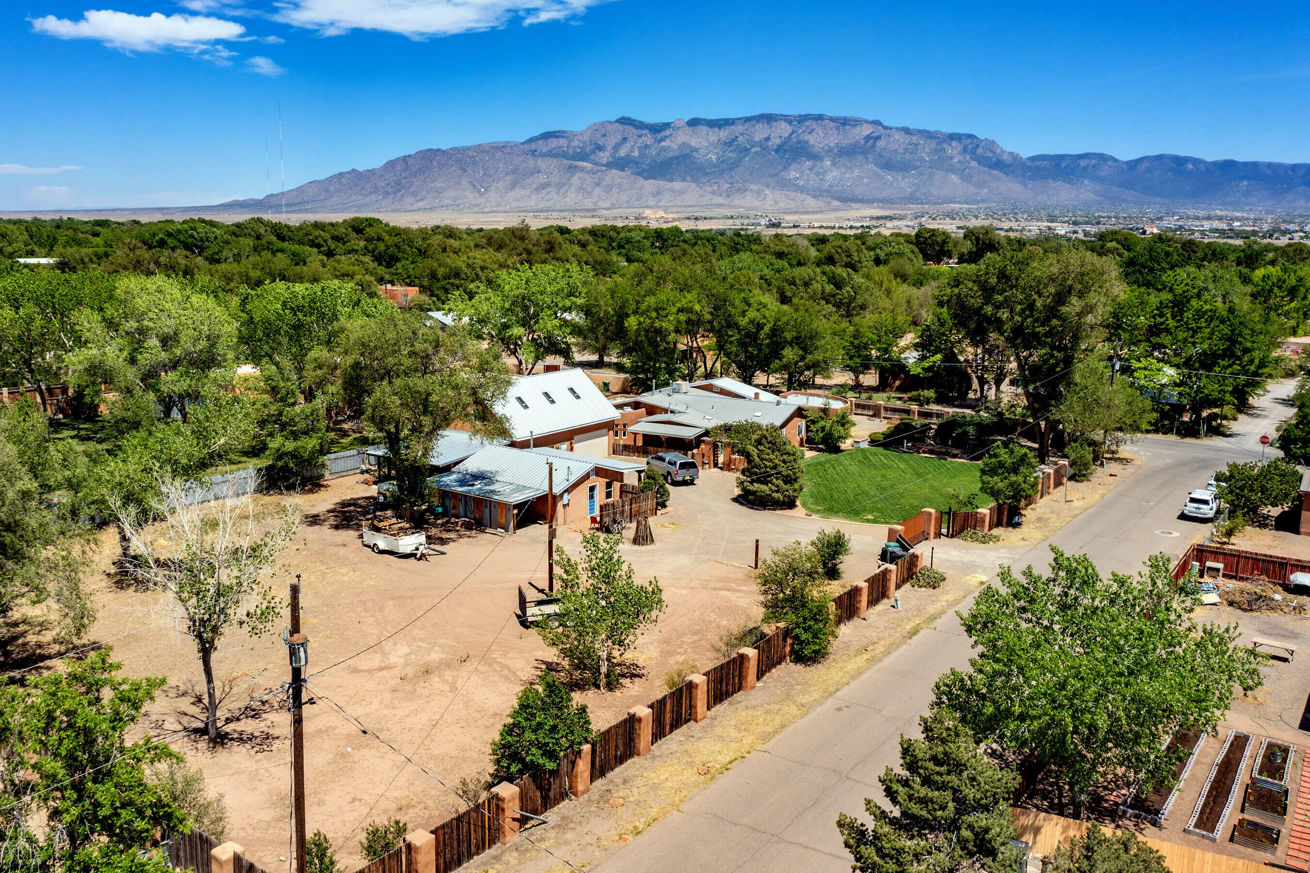 9705 GUADALUPE Trail NW