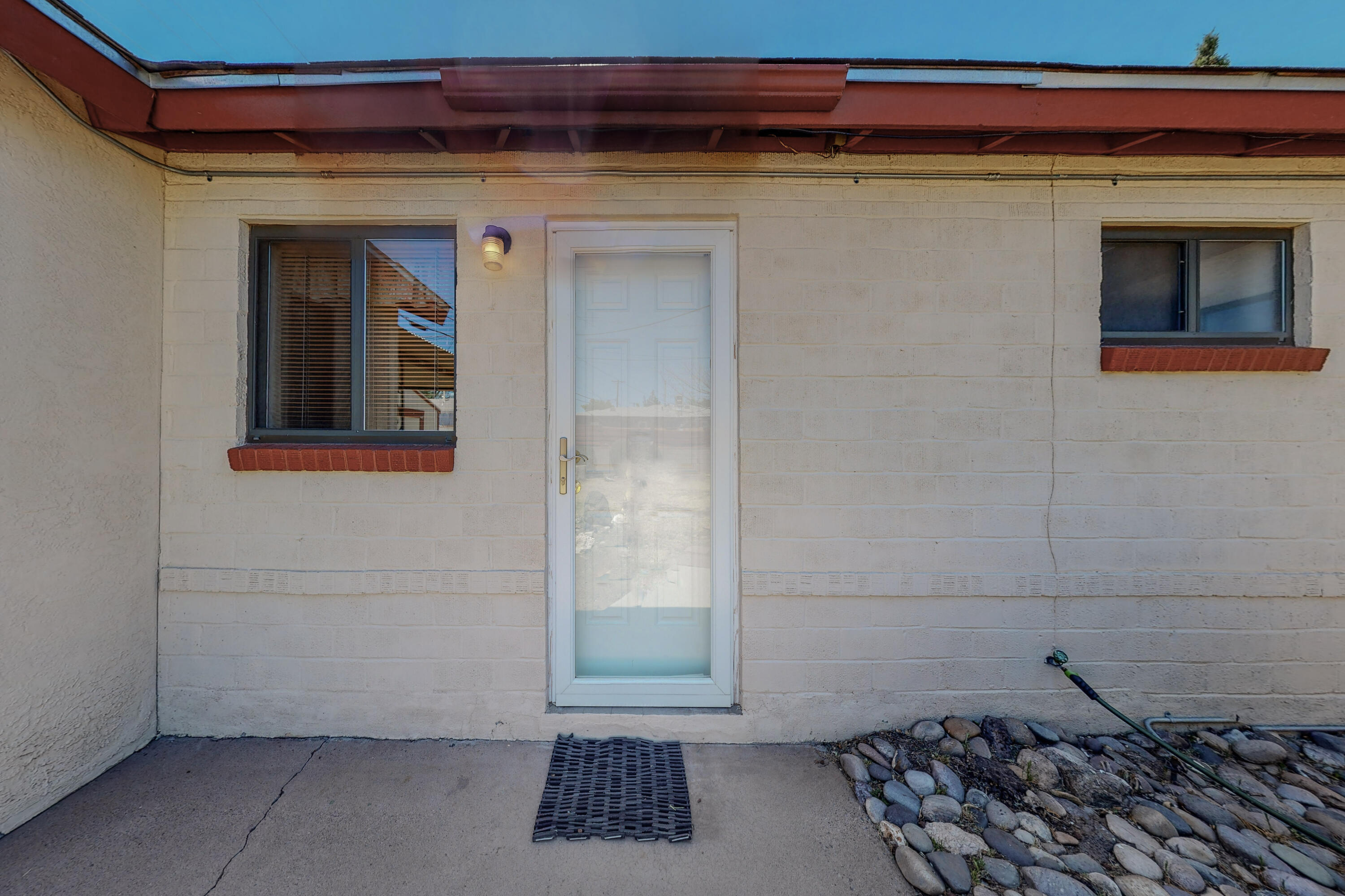 9405 WOODLAND Avenue NE