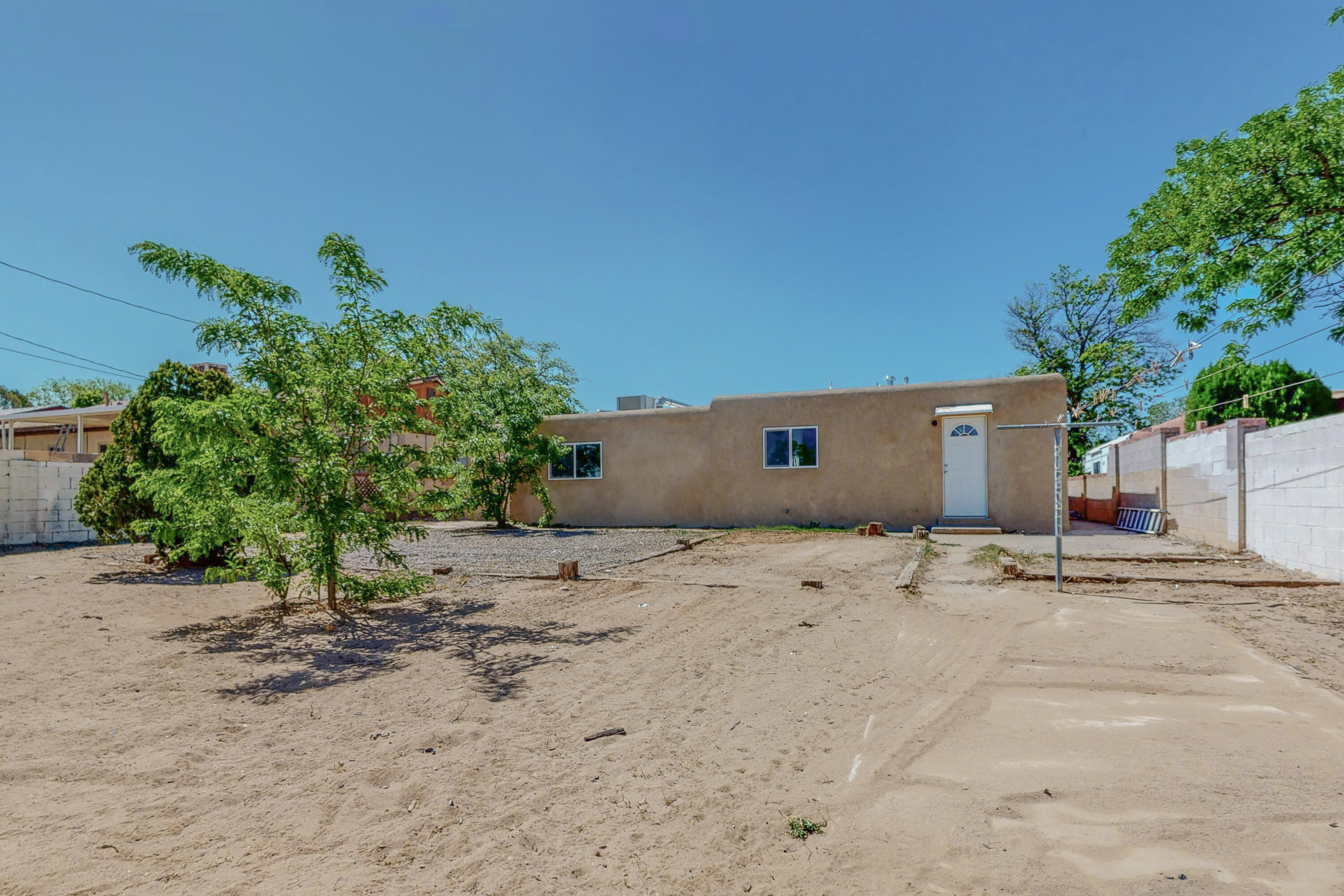 8115 FRUIT Avenue NE
