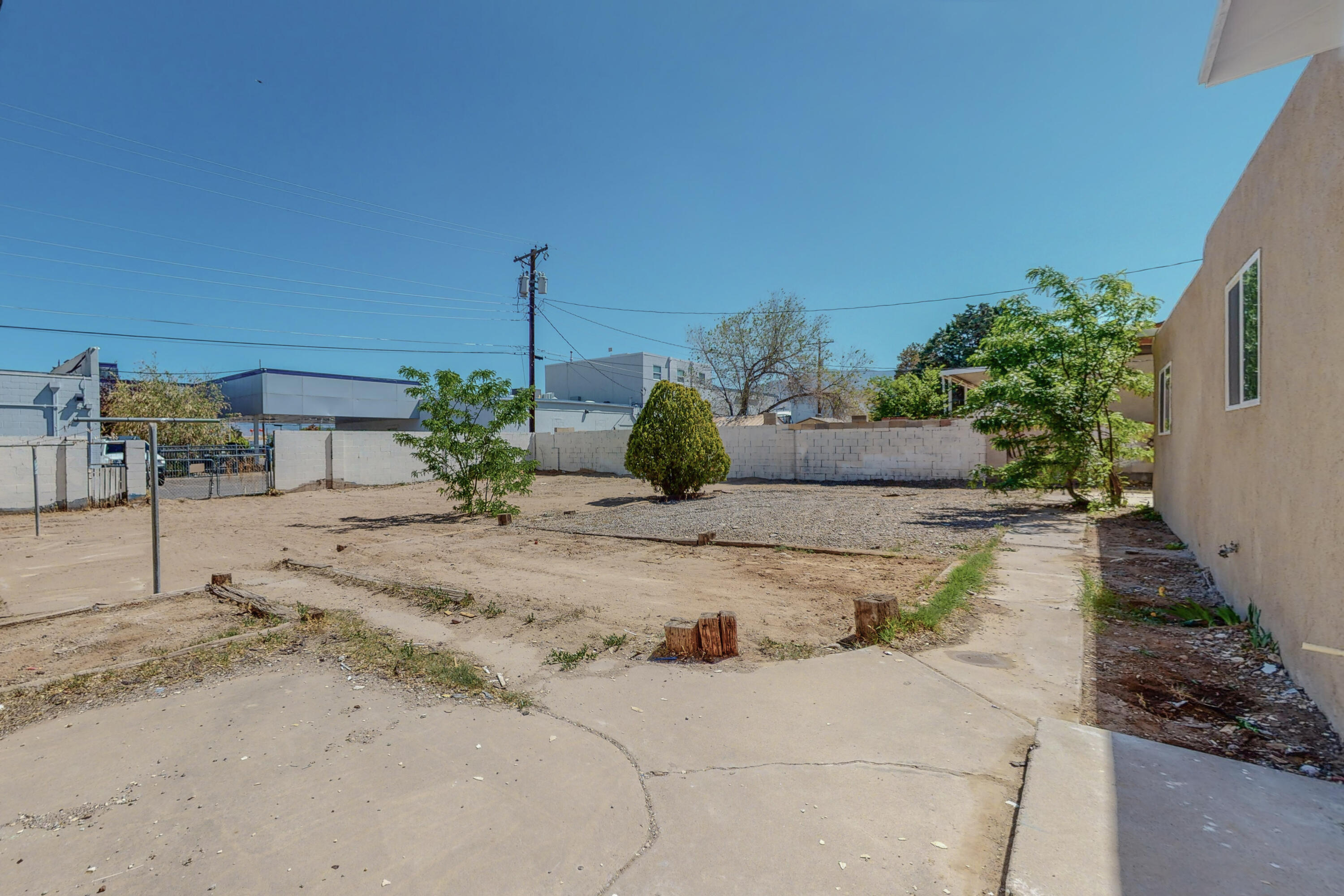 8115 FRUIT Avenue NE