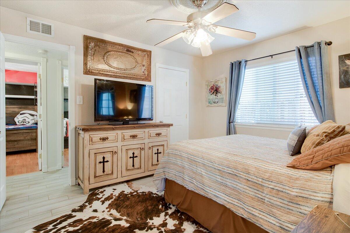 5117 CAMINO VISTA NW