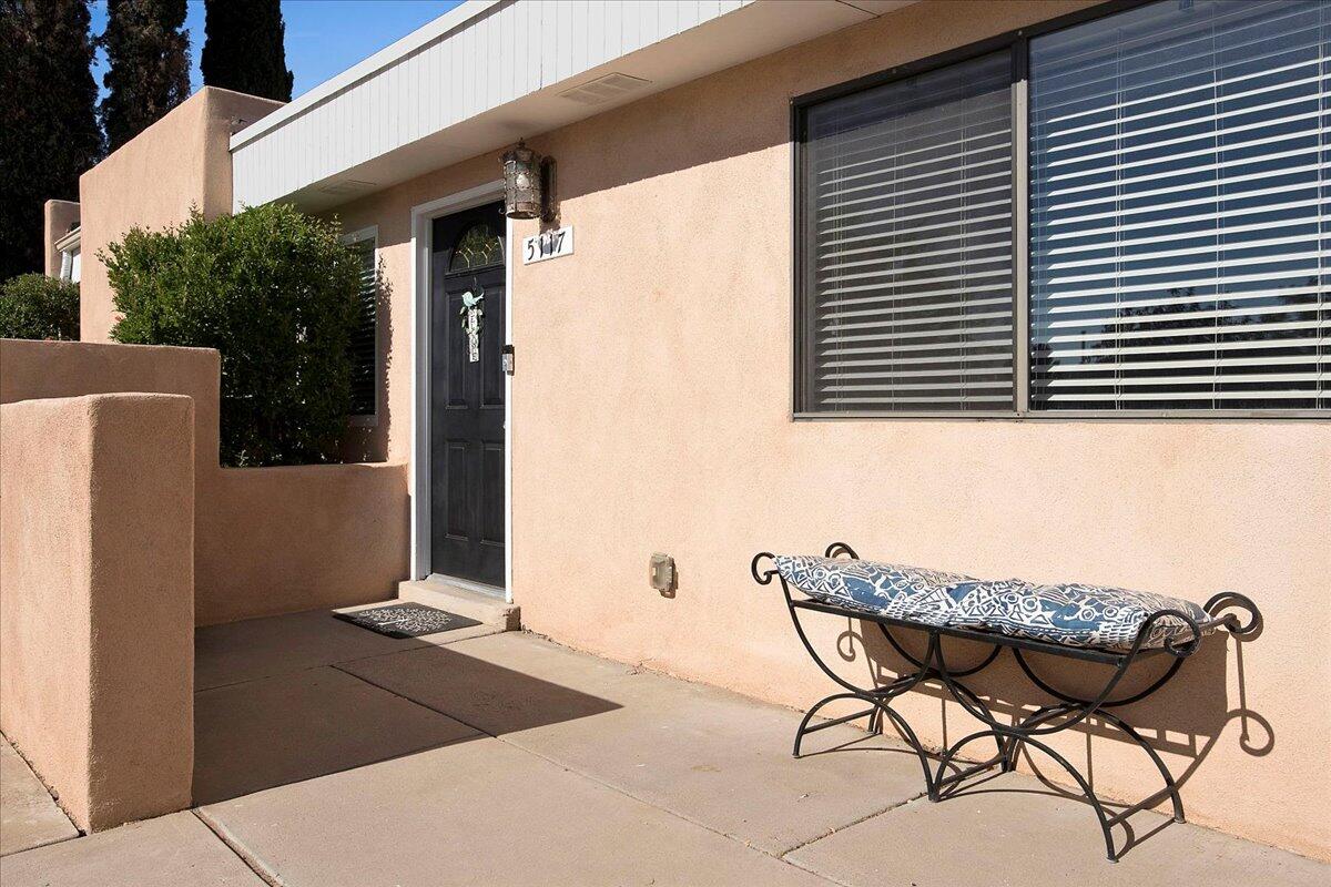 5117 CAMINO VISTA NW