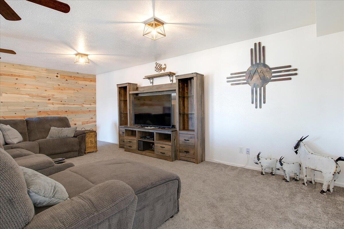 5117 CAMINO VISTA NW