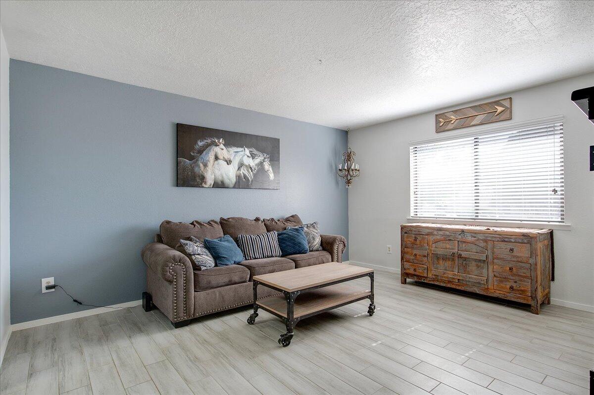5117 CAMINO VISTA NW