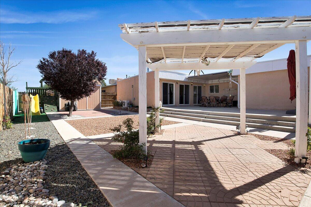 5117 CAMINO VISTA NW