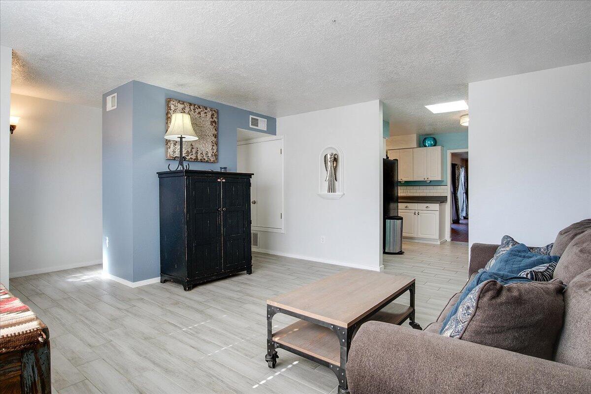 5117 CAMINO VISTA NW