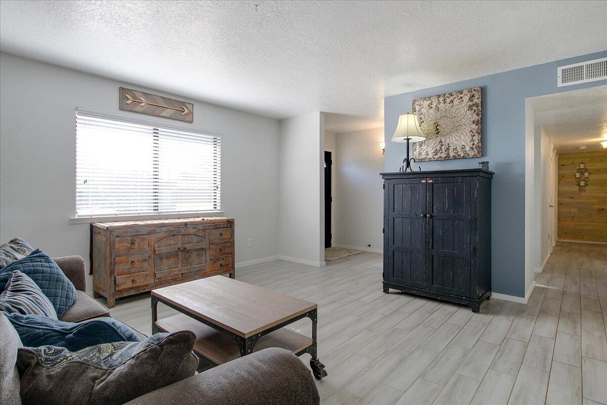 5117 CAMINO VISTA NW