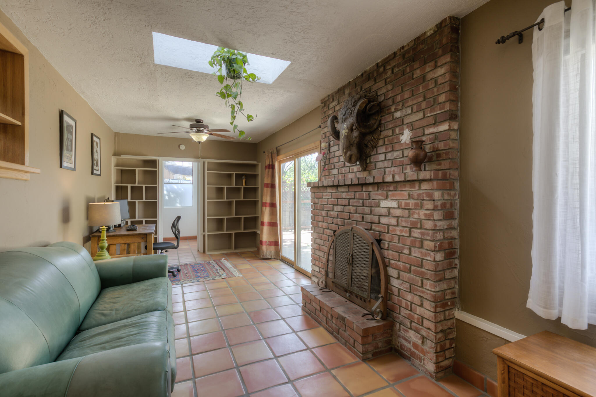 1033 QUINCY Street SE
