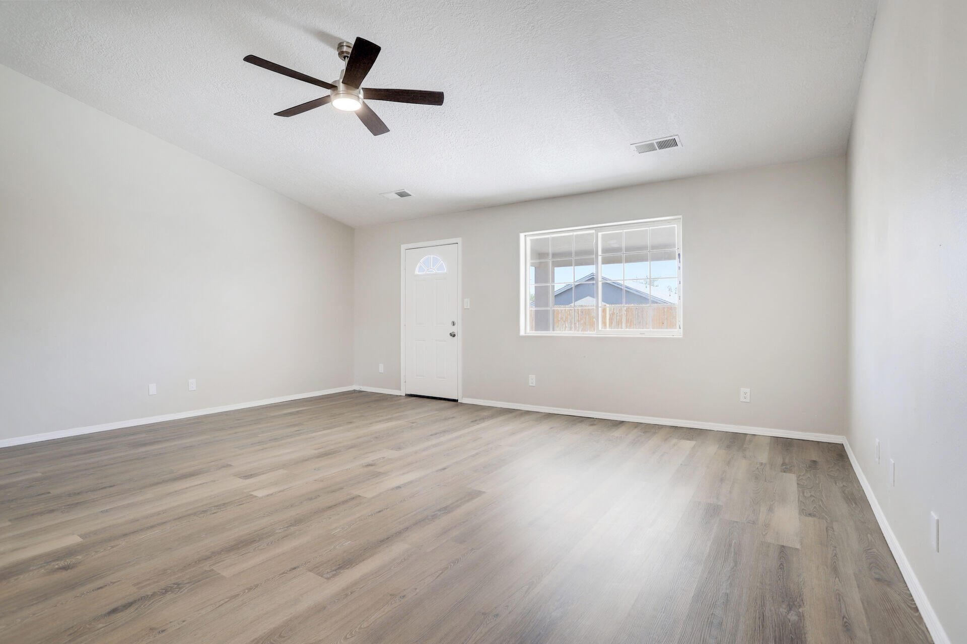2042 Vista Hill N Loop
