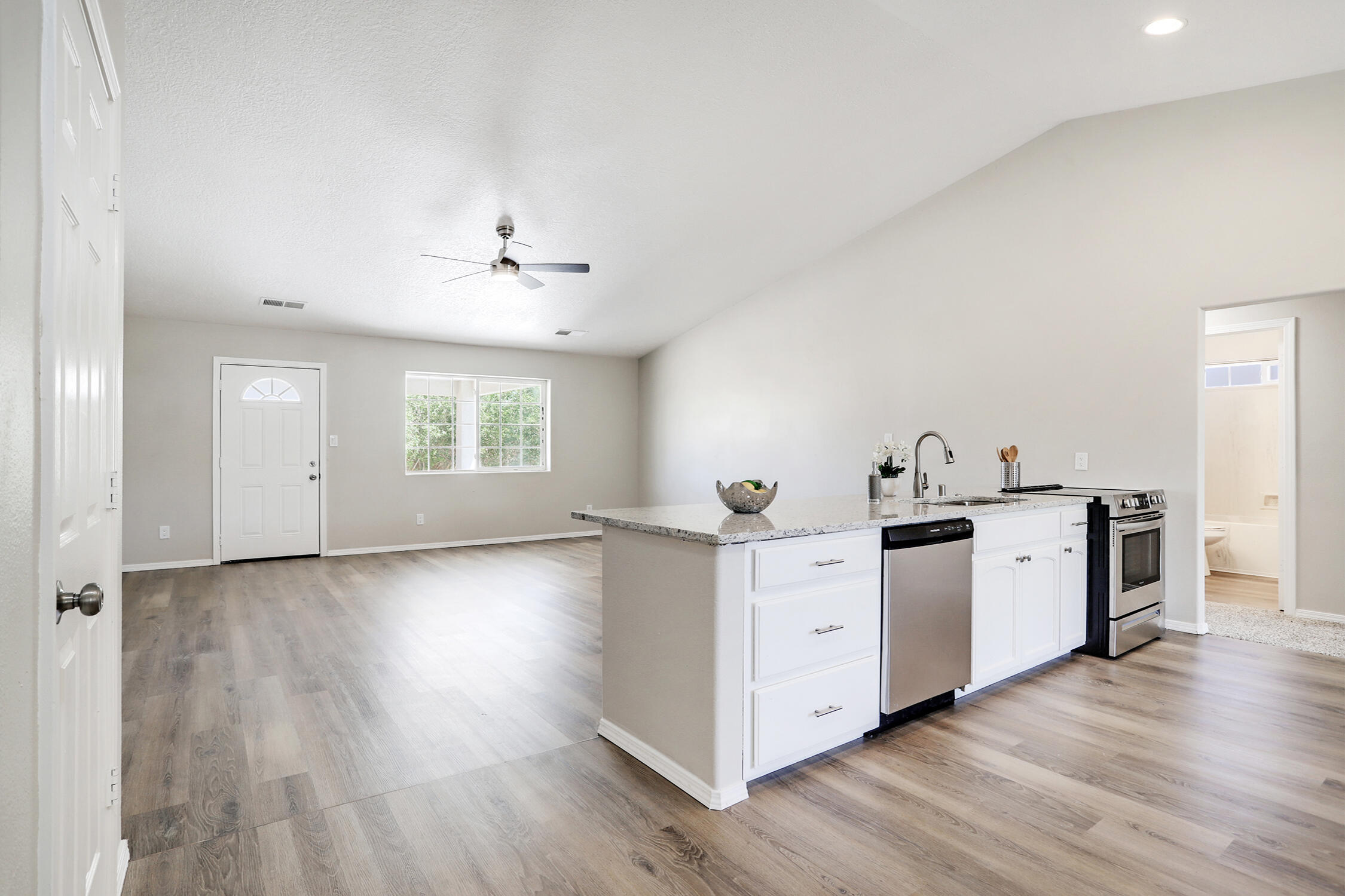2042 Vista Hill N Loop