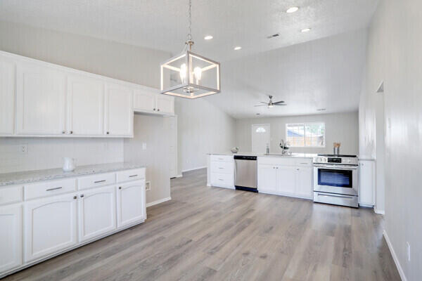 2042 Vista Hill N Loop