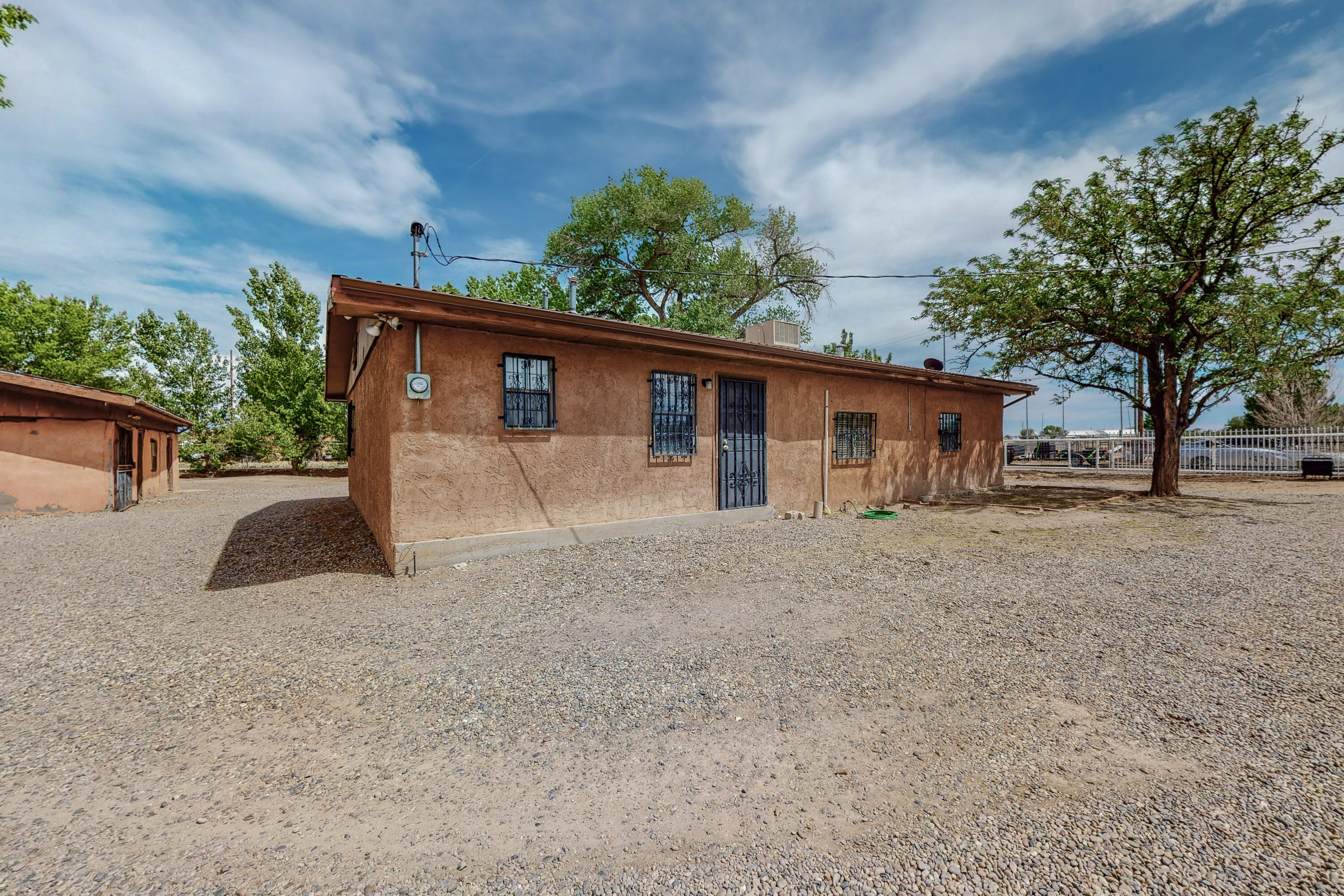 484 VIVIAN Road