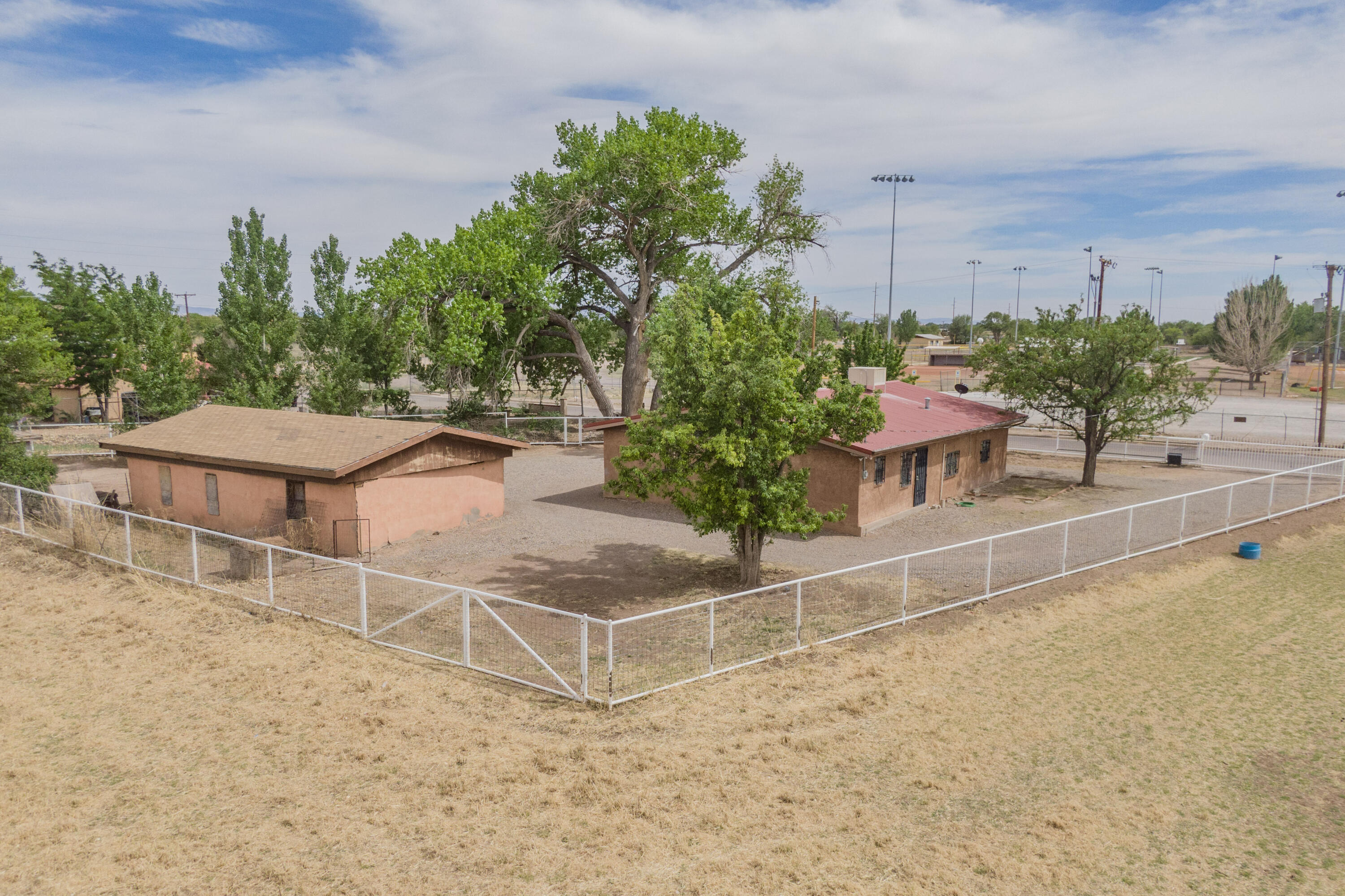 484 VIVIAN Road