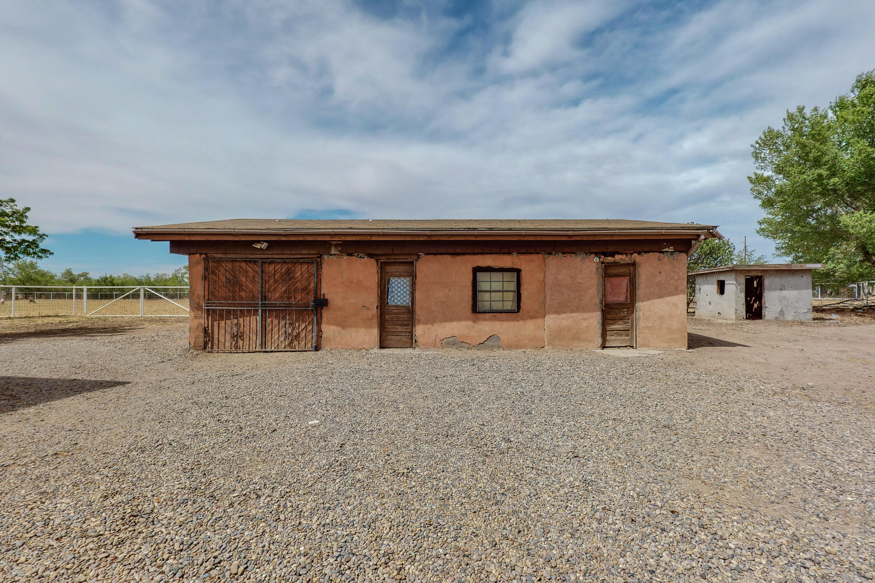 484 VIVIAN Road