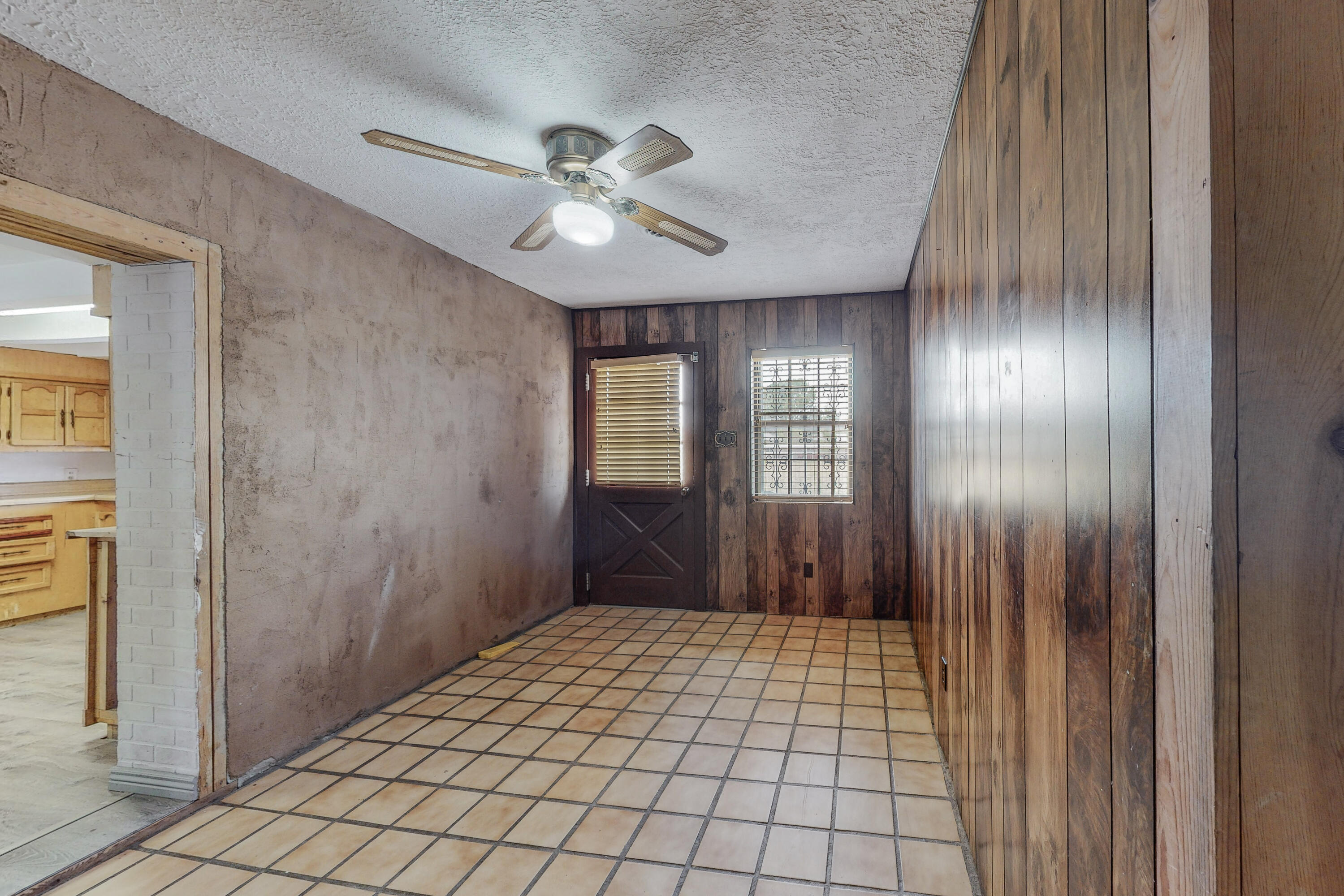484 VIVIAN Road