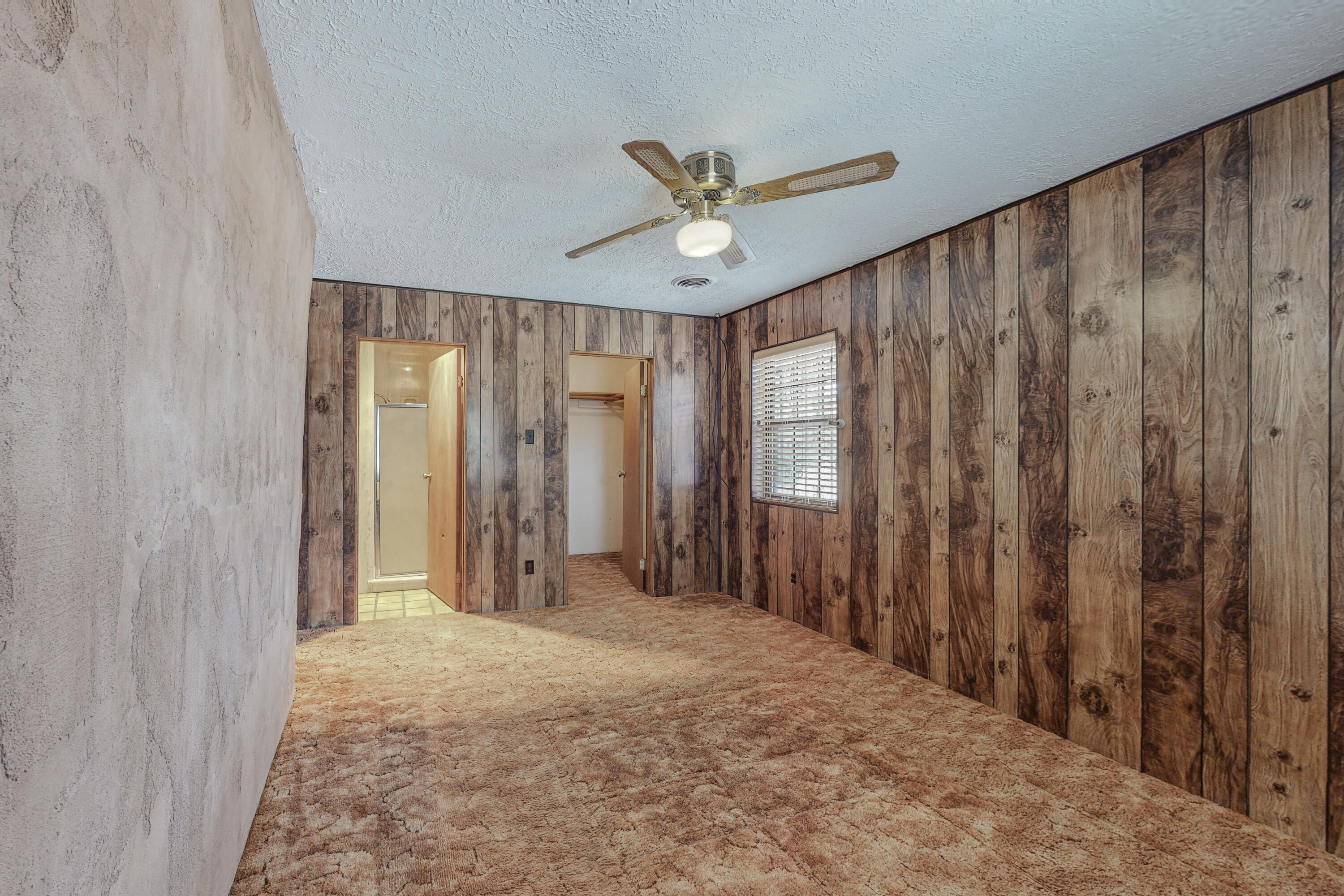 484 VIVIAN Road