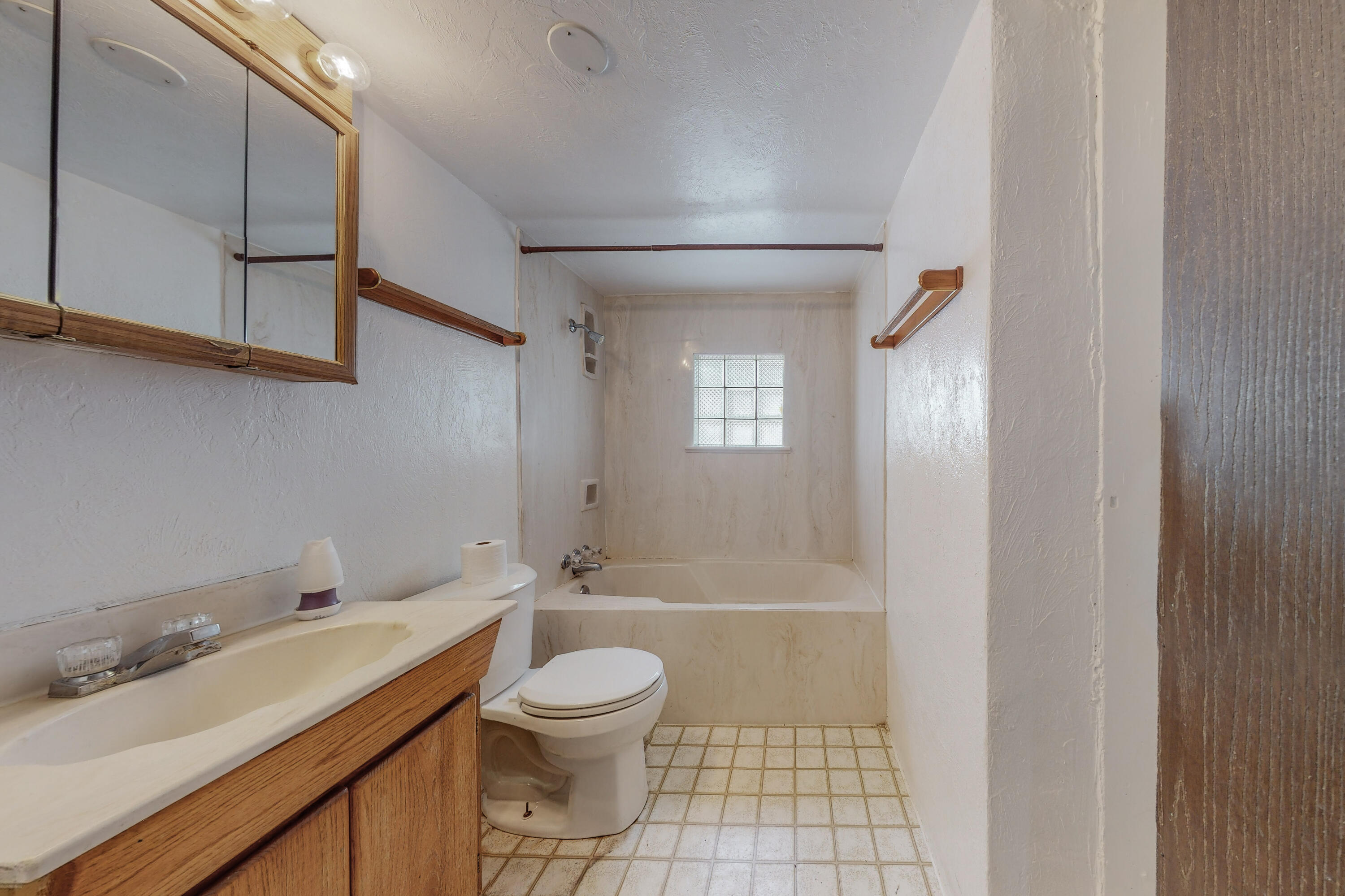 484 VIVIAN Road