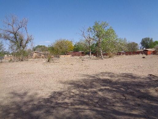 735 N BOSQUE Loop