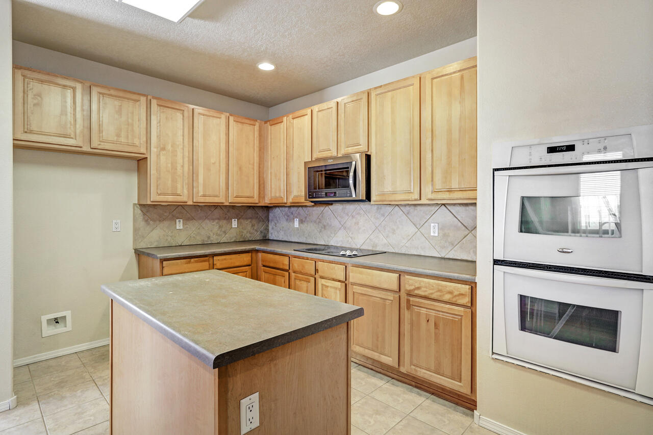 8924 WINNCREST Trail NW