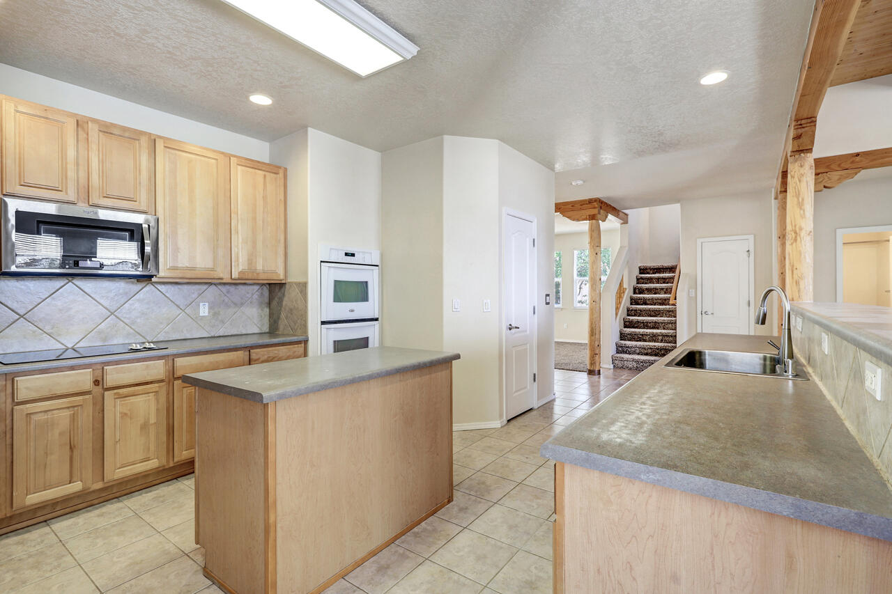 8924 WINNCREST Trail NW