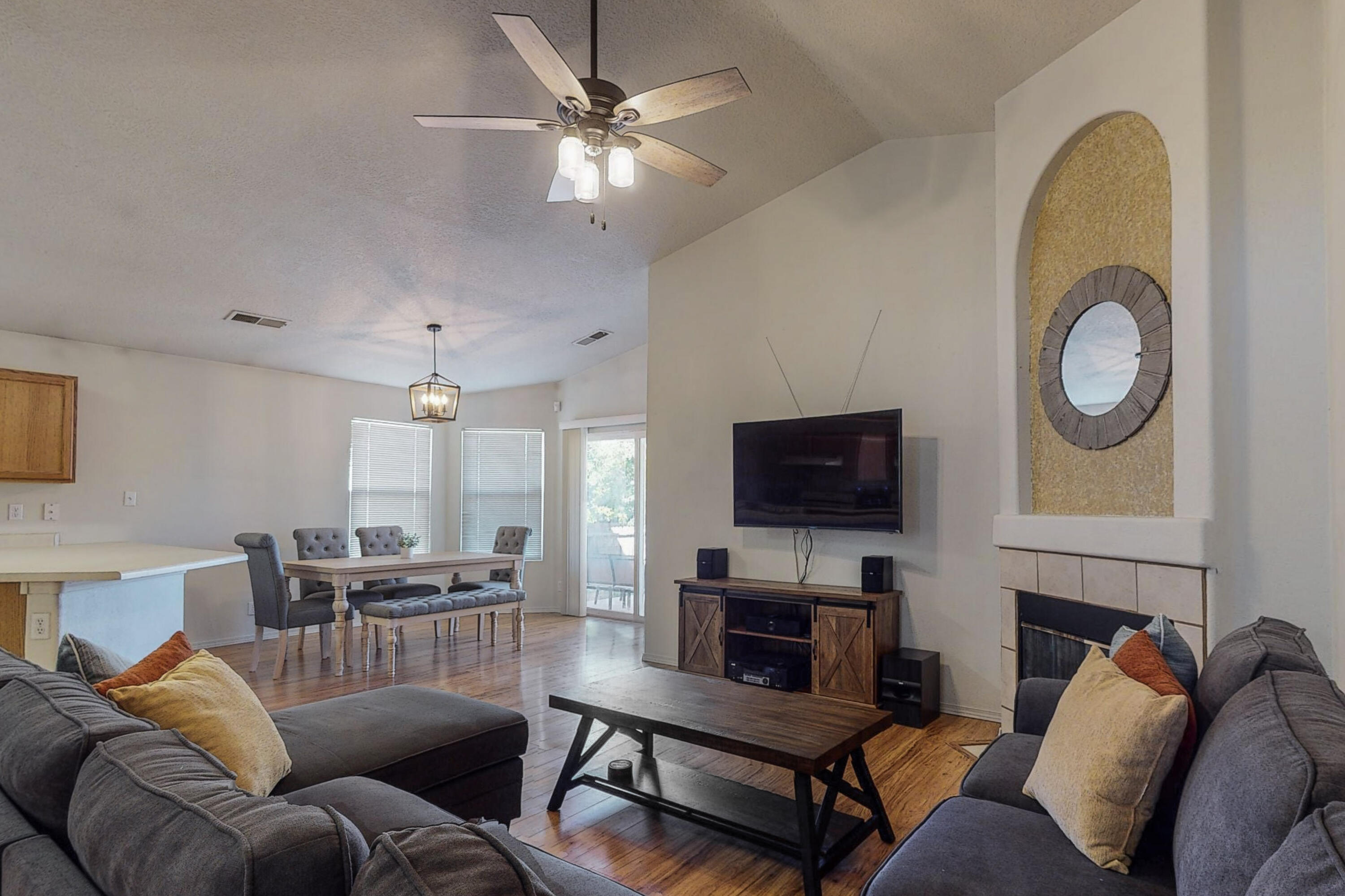644 MORNING MEADOWS Drive NE