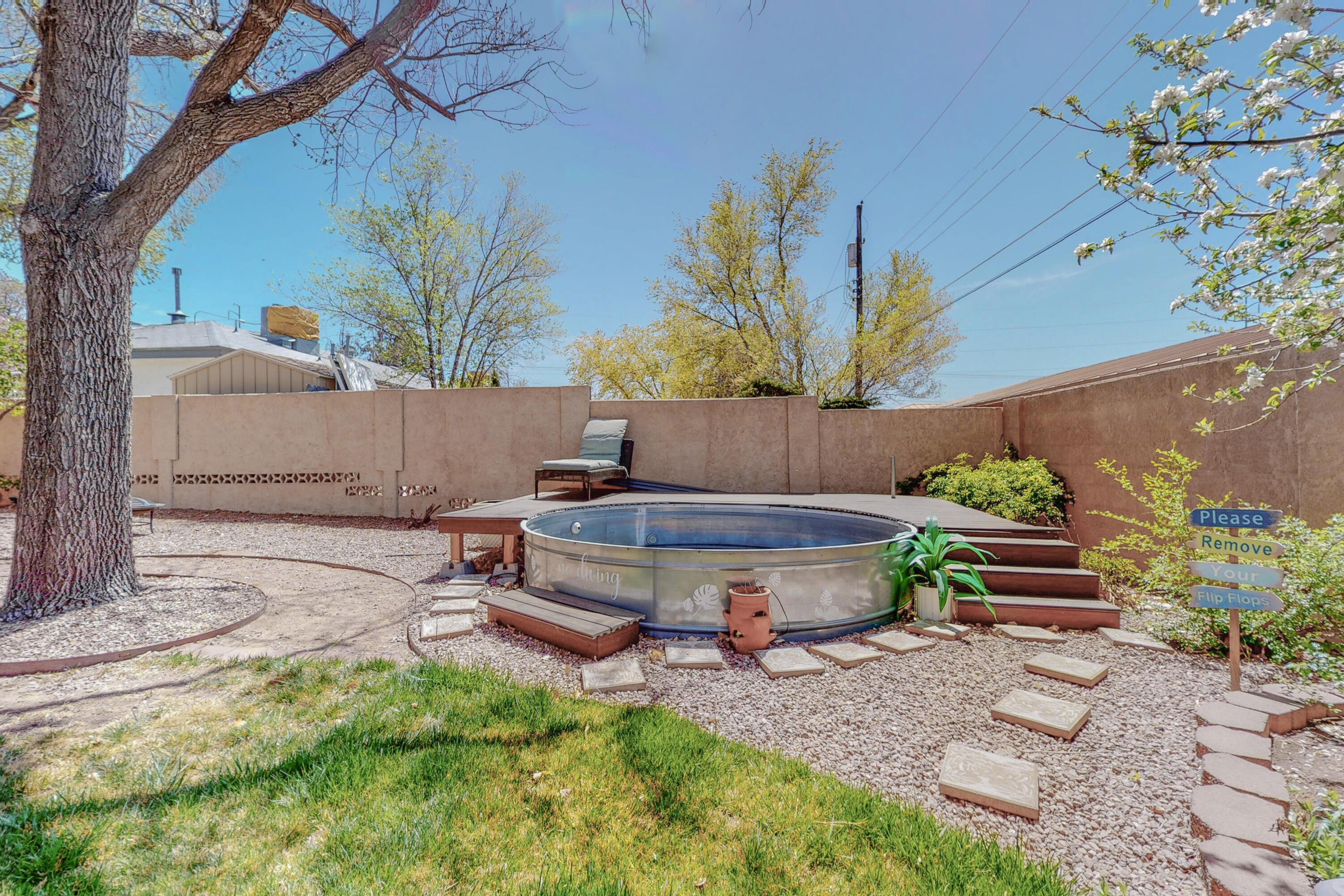 4509 Dona Marguerita Avenue NE
