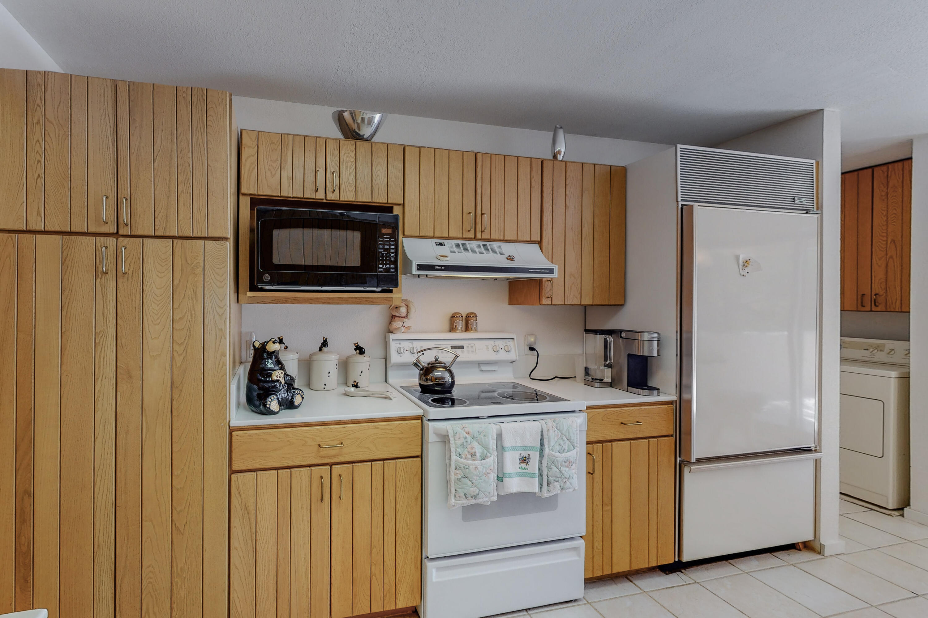 5095 FAIRFAX Drive NW