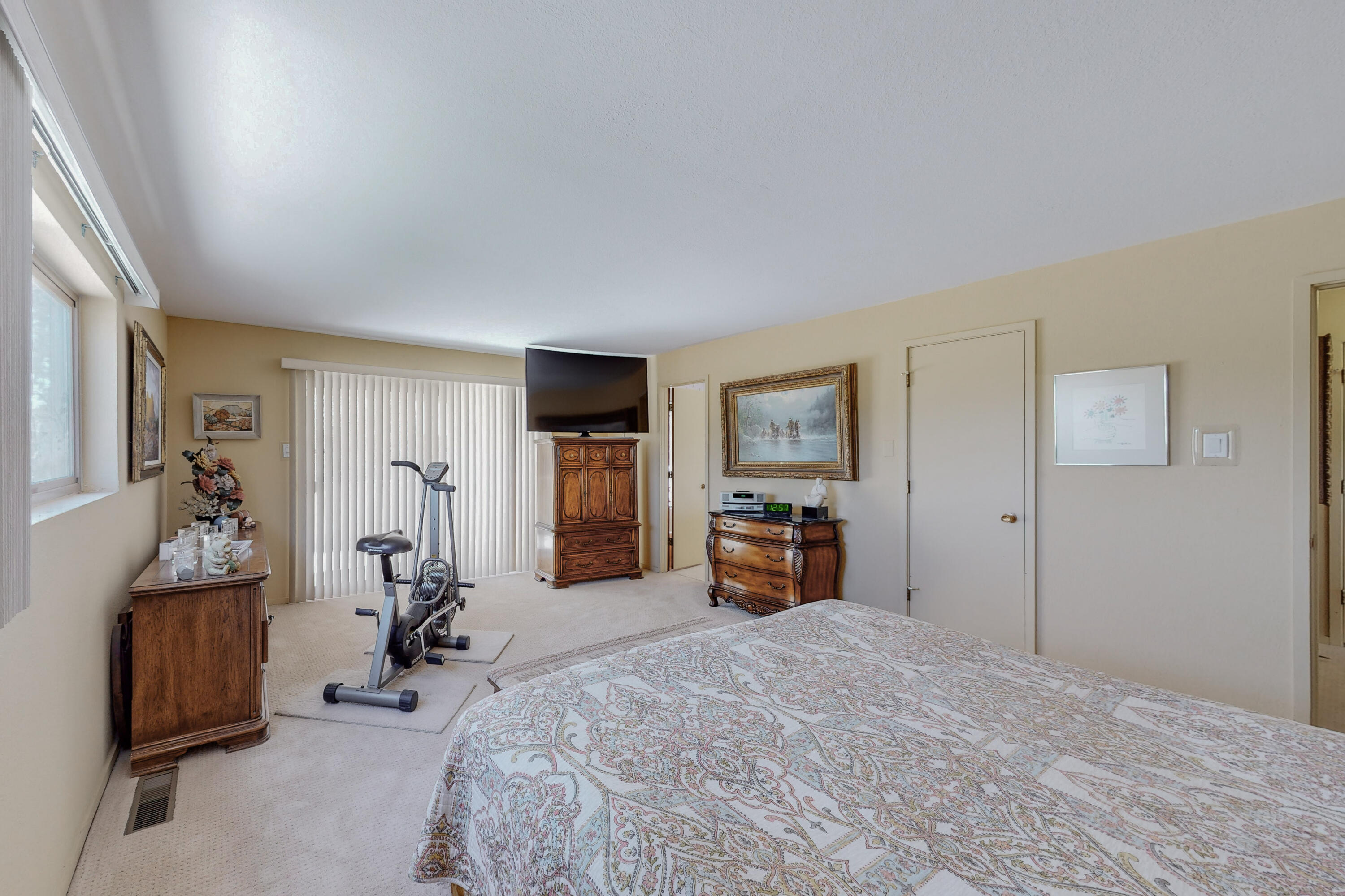 5095 FAIRFAX Drive NW