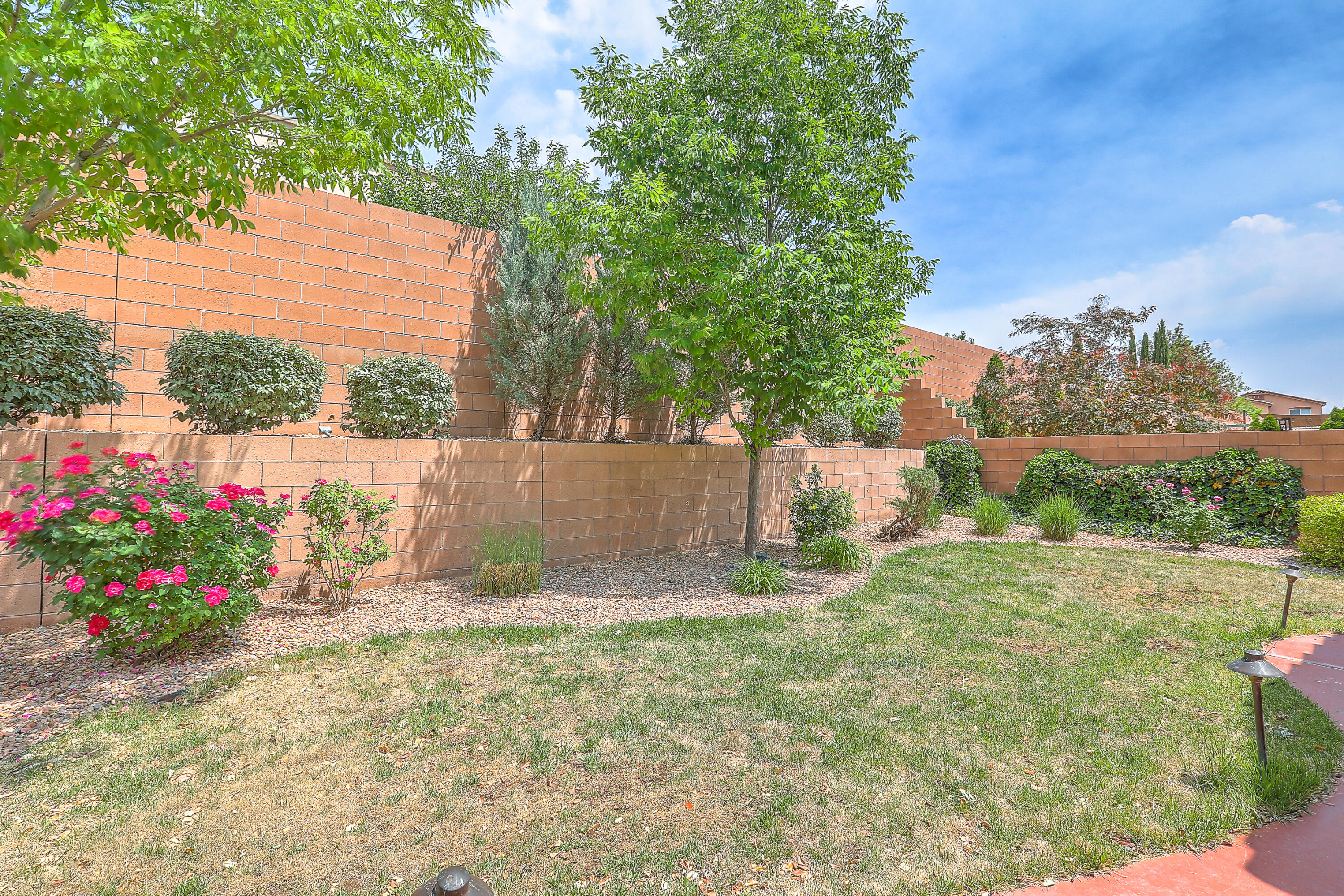 2032 MAYWOOD Lane SE
