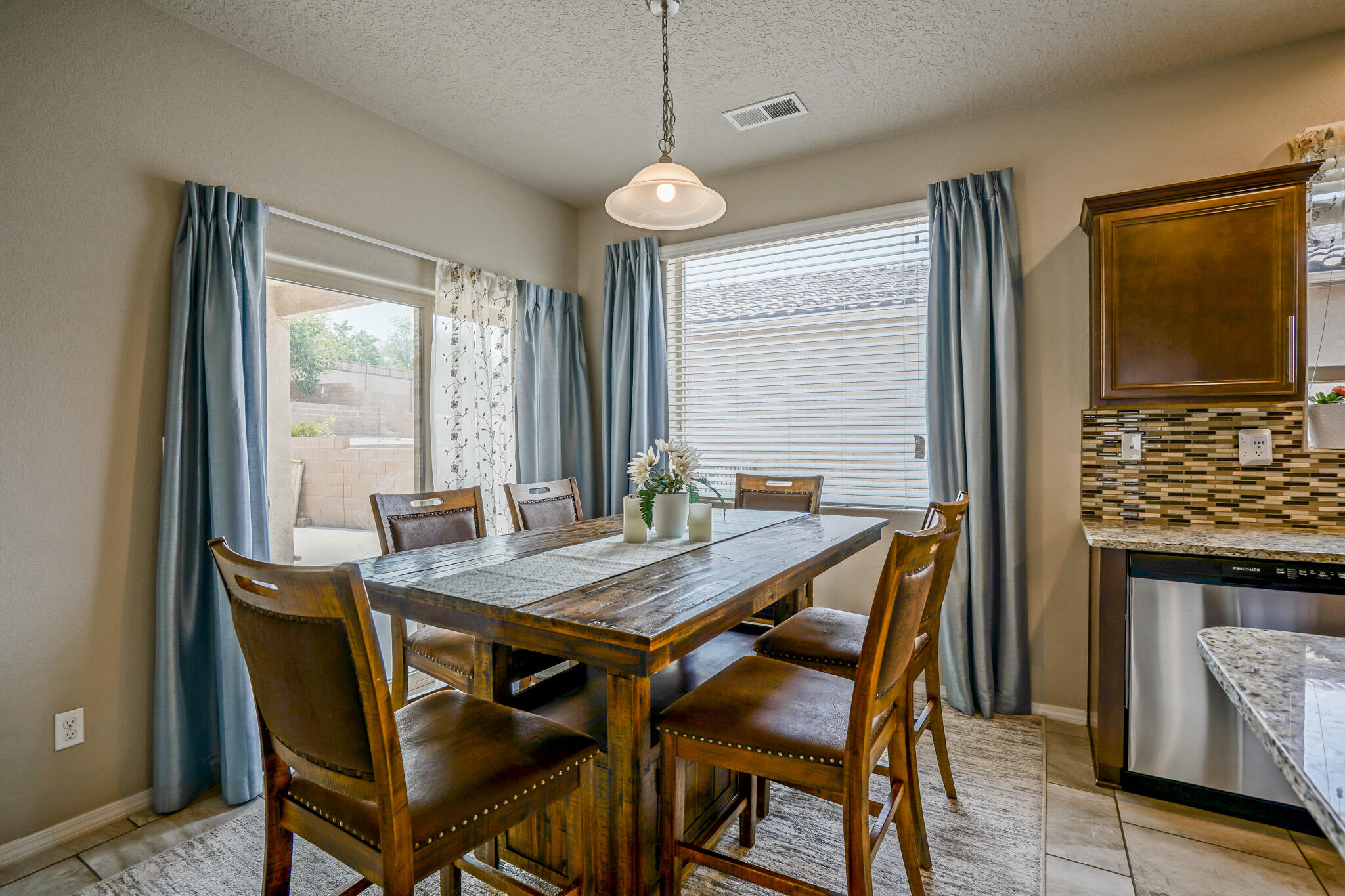 1636 Valle Vista Road NW