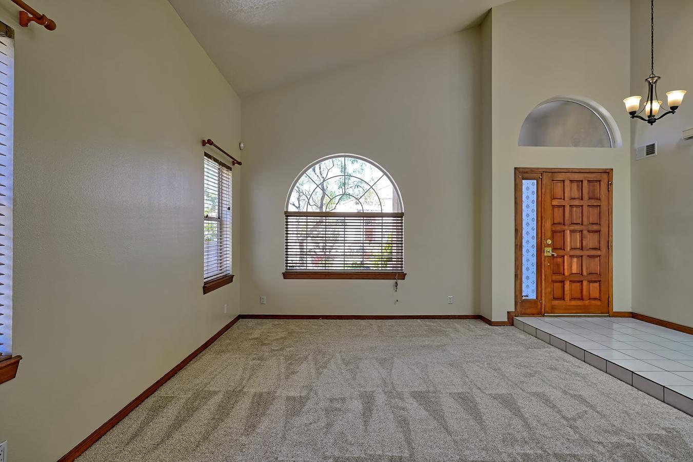 8810 GREENARBOR Road NE
