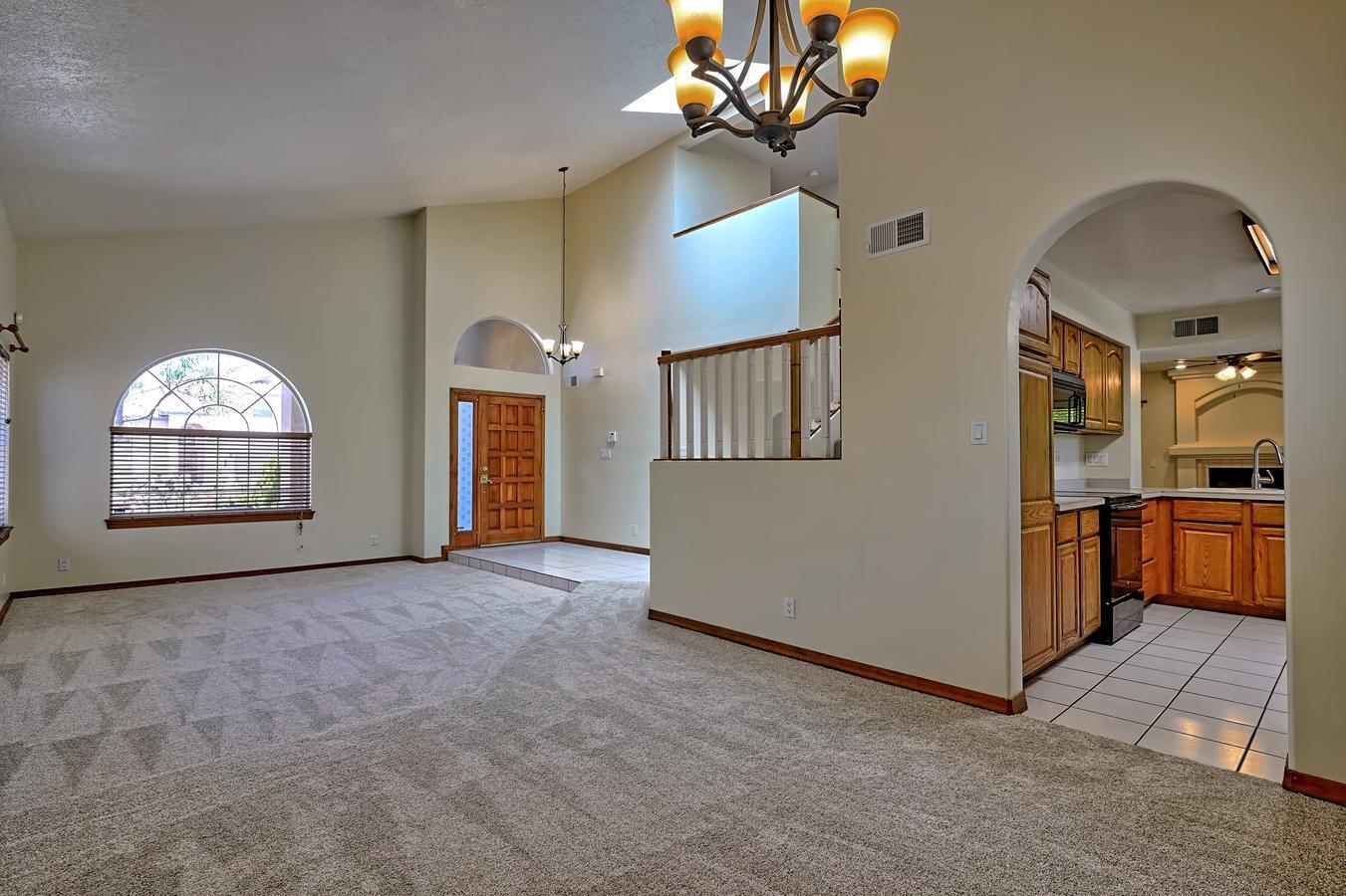 8810 GREENARBOR Road NE