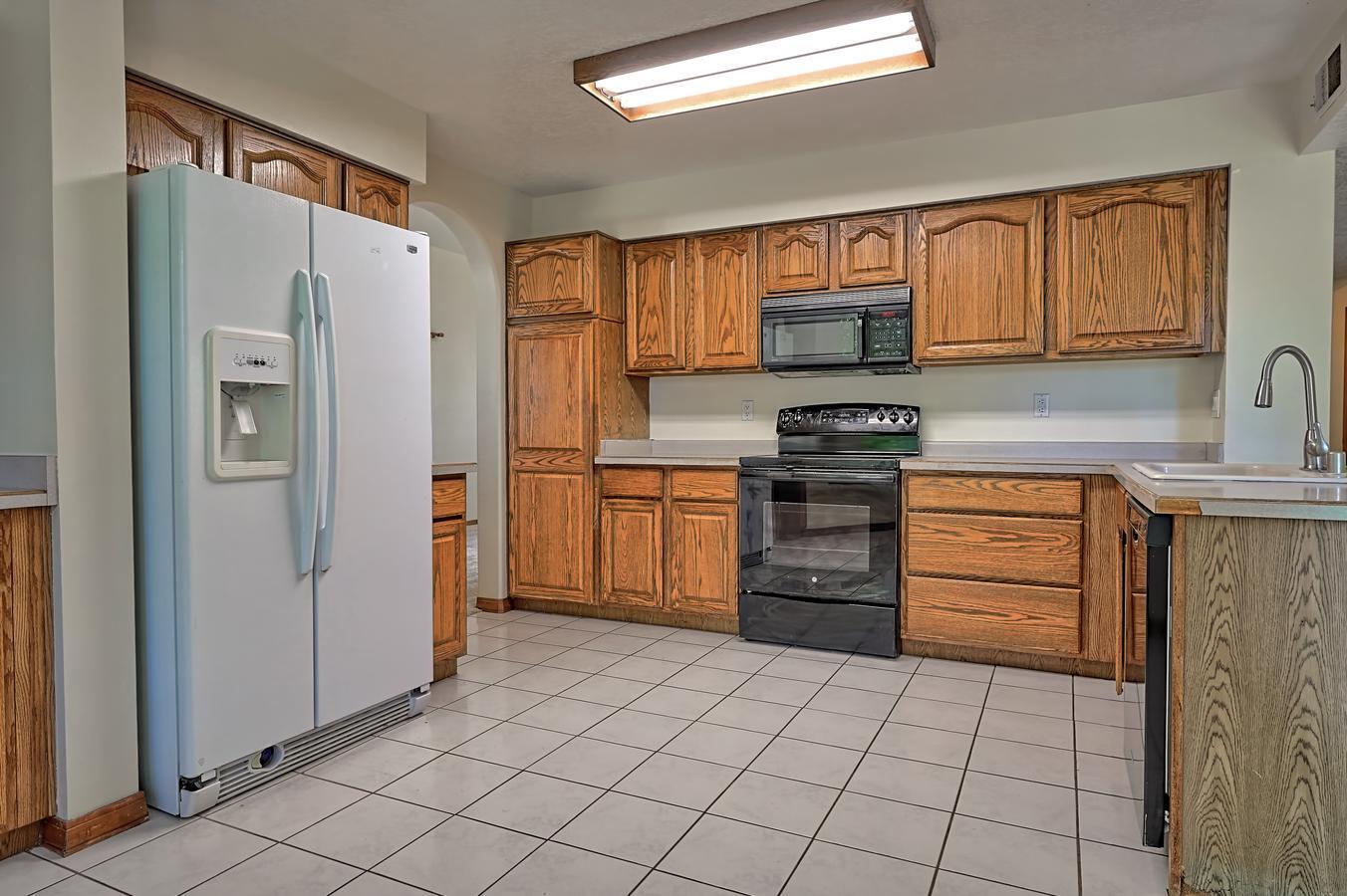 8810 GREENARBOR Road NE
