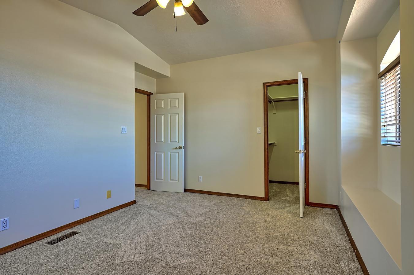 8810 GREENARBOR Road NE