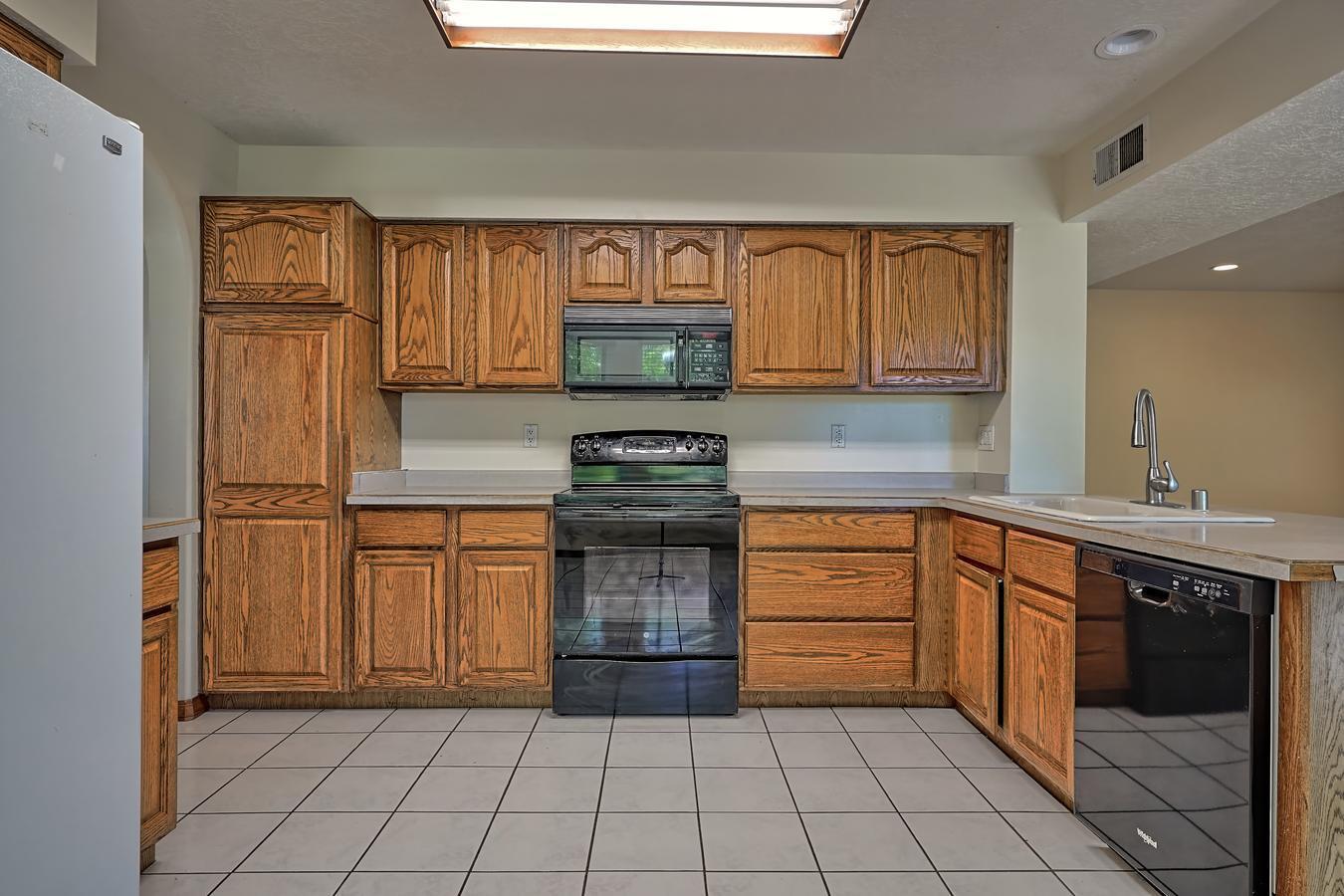 8810 GREENARBOR Road NE