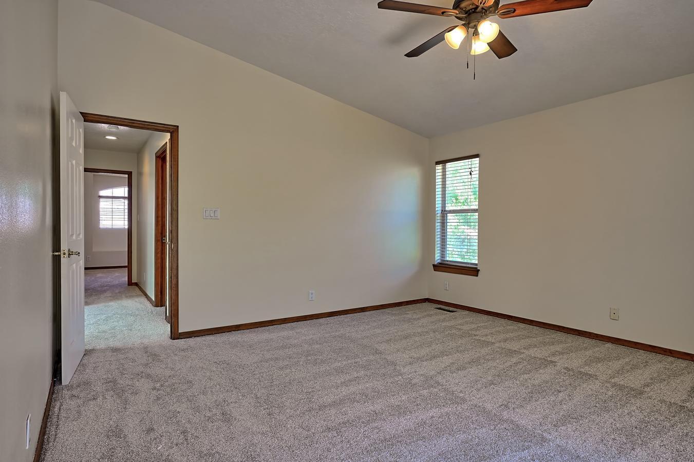8810 GREENARBOR Road NE
