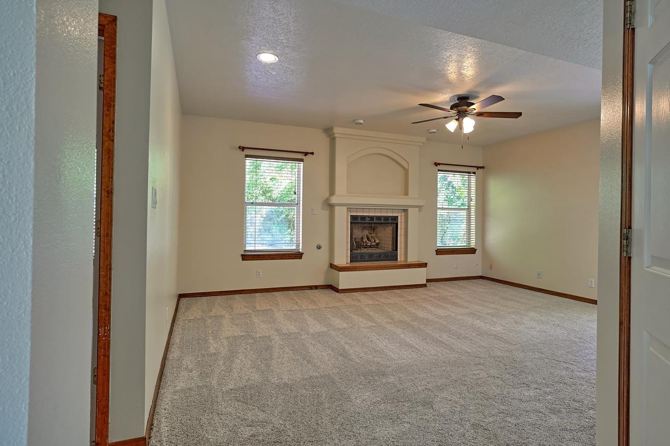 8810 GREENARBOR Road NE