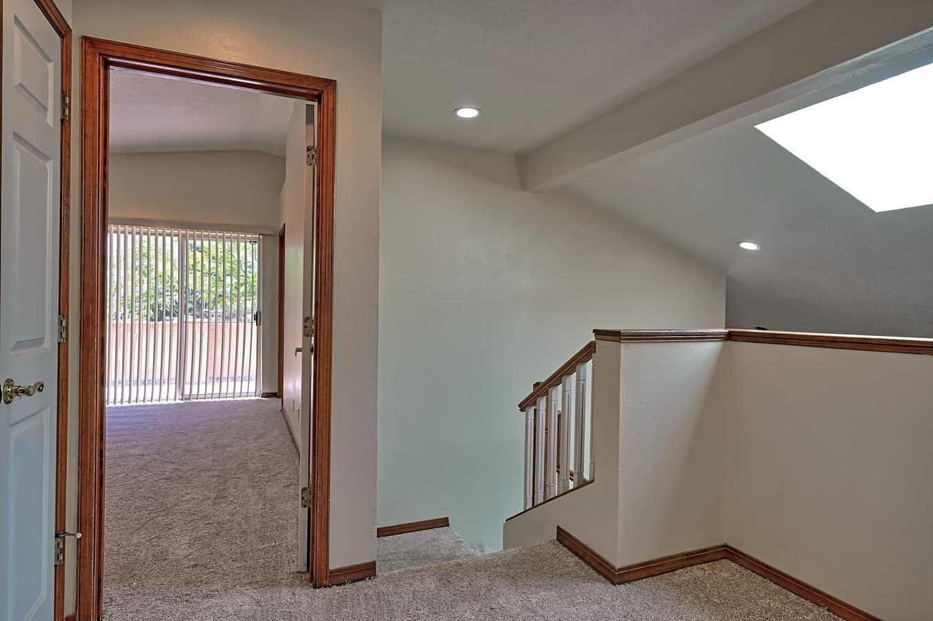 8810 GREENARBOR Road NE
