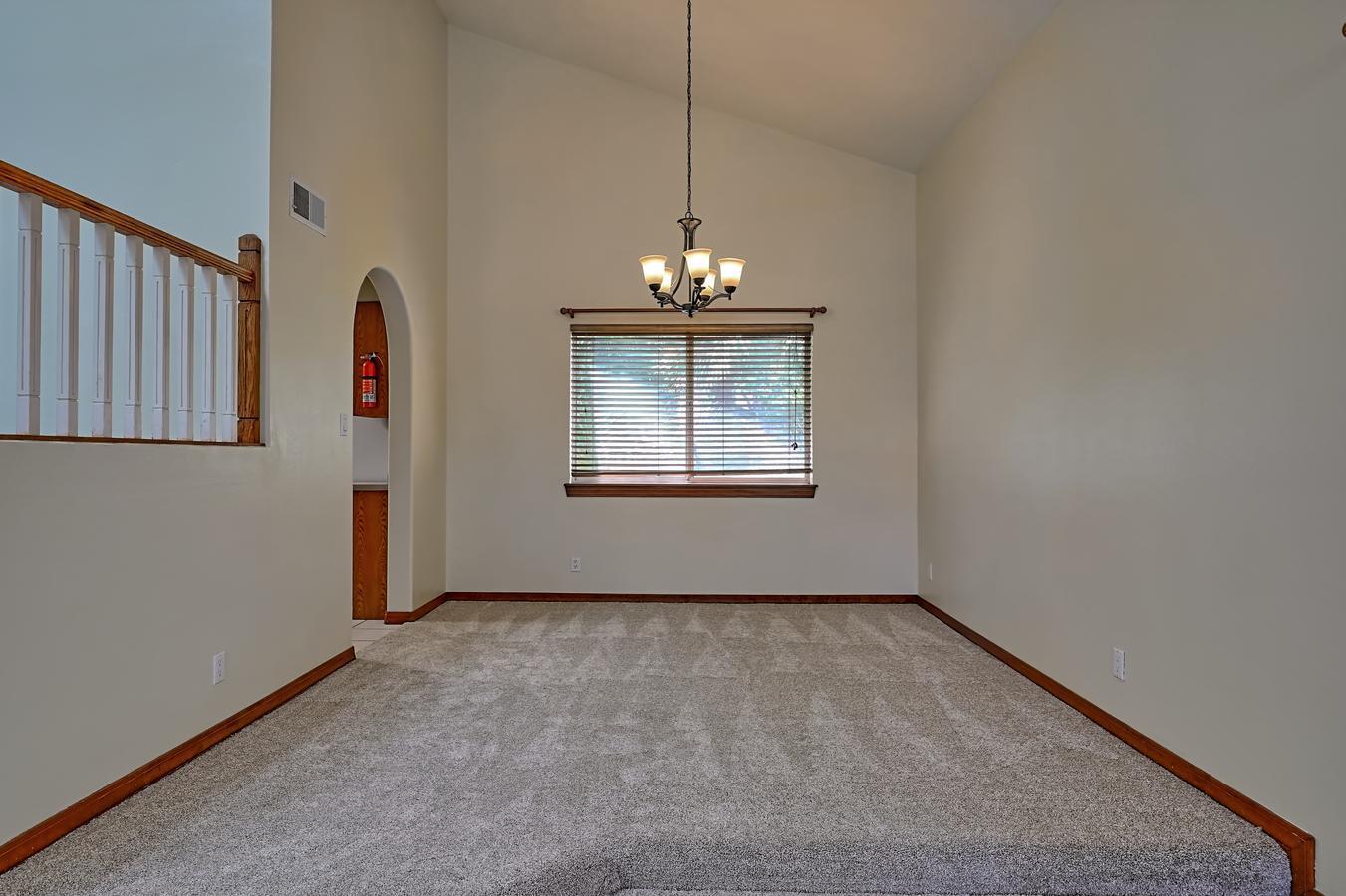 8810 GREENARBOR Road NE