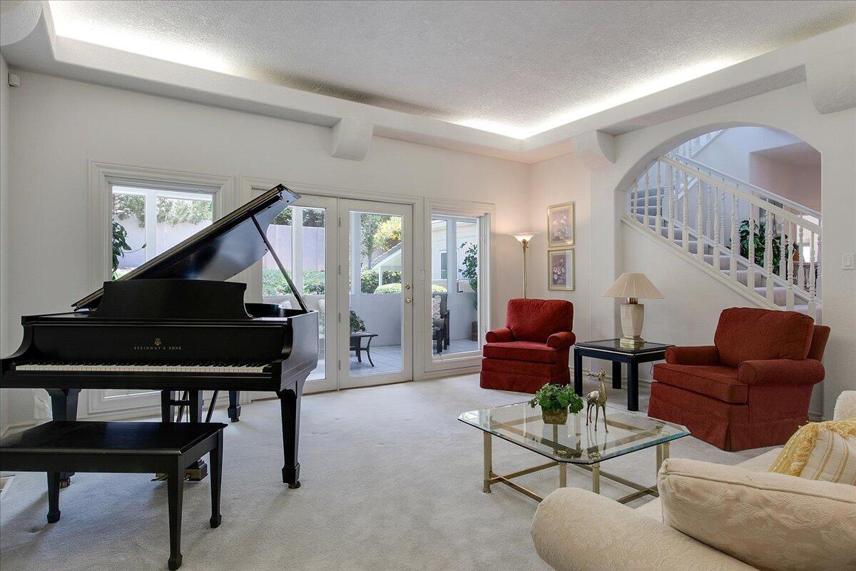 11113 COUNTRY CLUB Drive NE