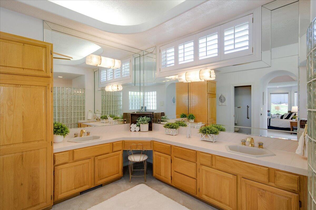 11113 COUNTRY CLUB Drive NE