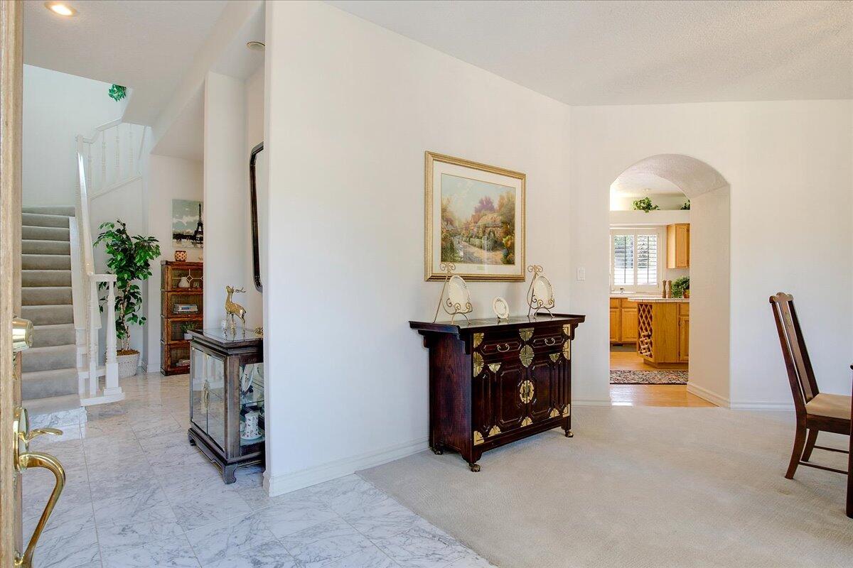 11113 COUNTRY CLUB Drive NE
