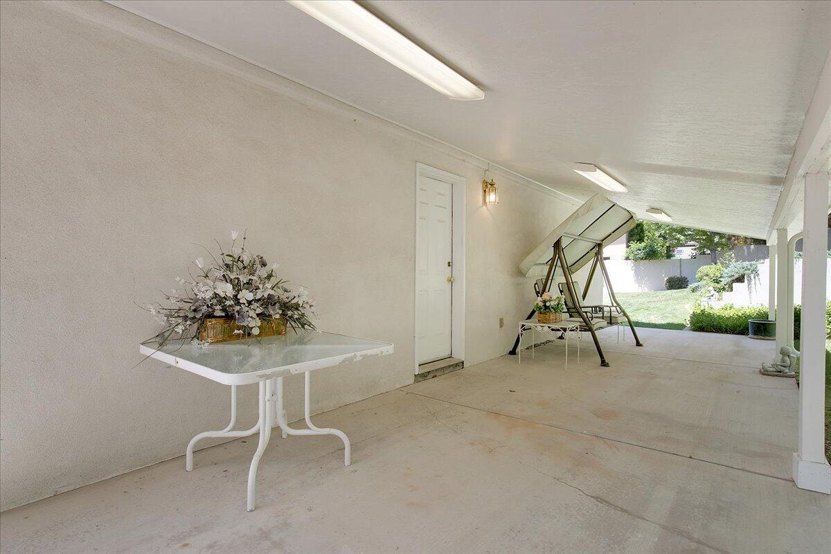 11113 COUNTRY CLUB Drive NE