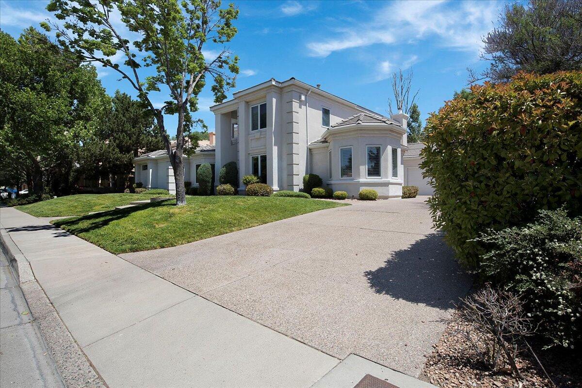 11113 COUNTRY CLUB Drive NE