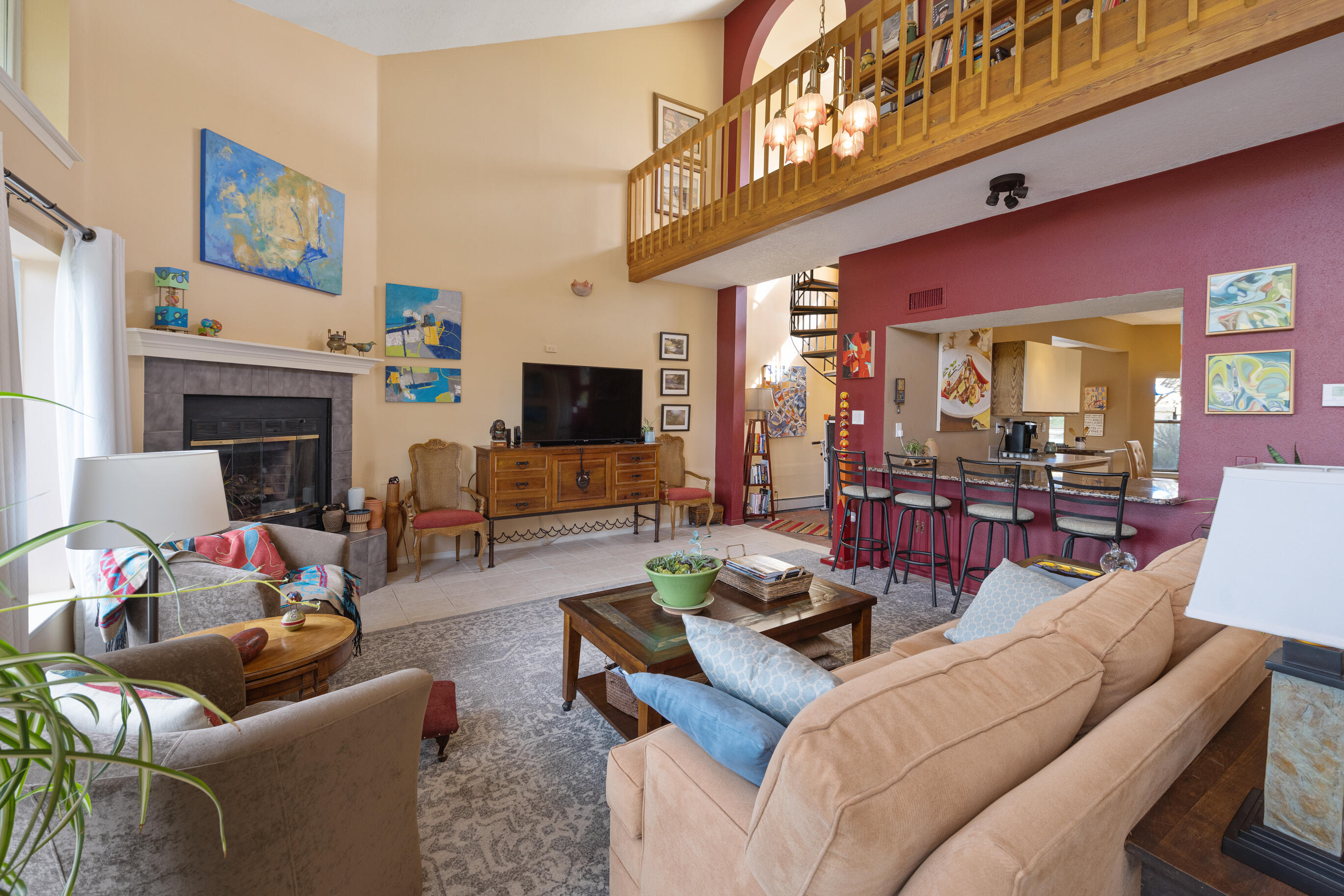 582 EASTLAKE Drive SE